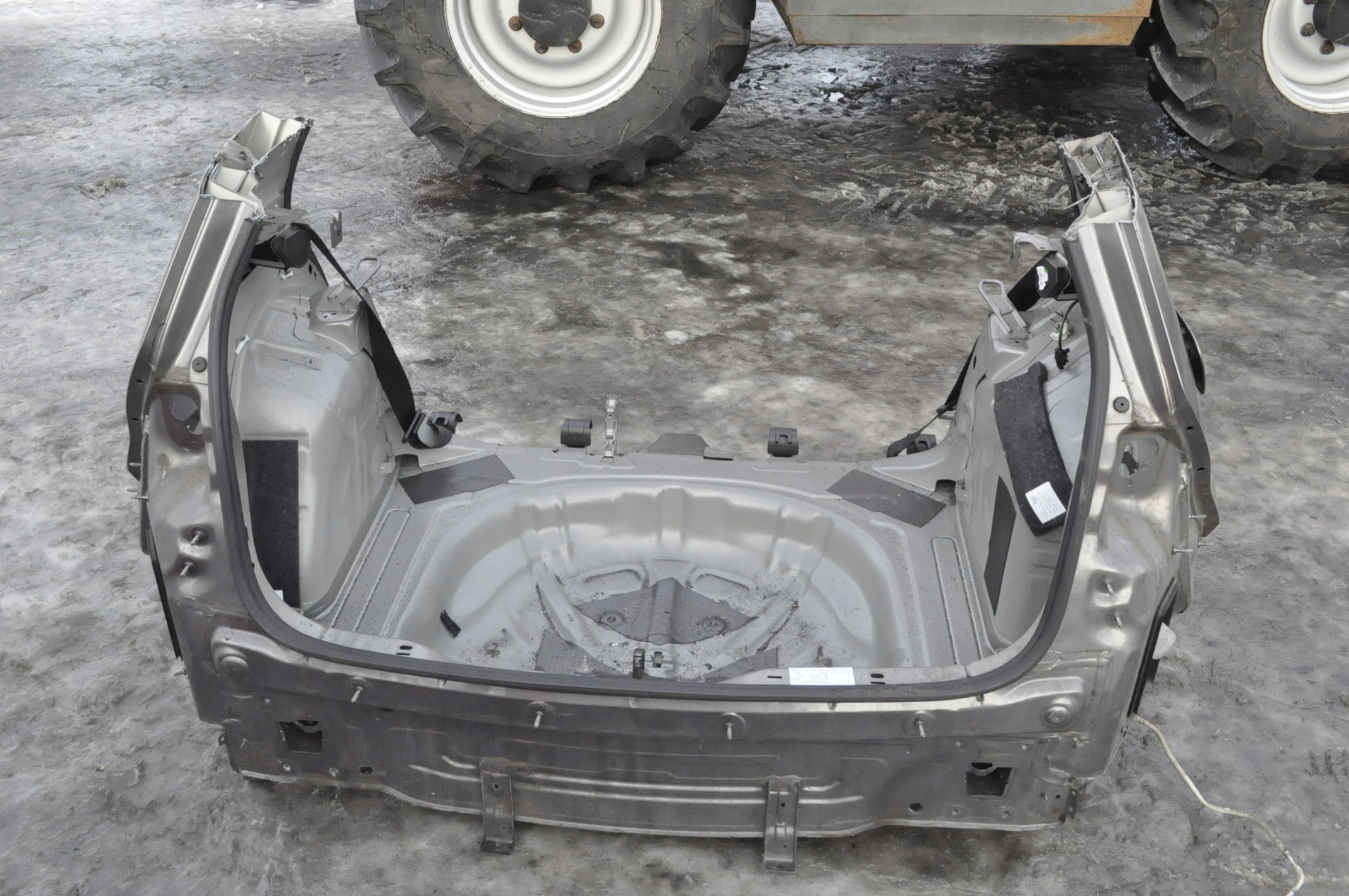 VW GOLF VII PAS TYŁ TYLNY WANNA LA7N HB 5D DUPA