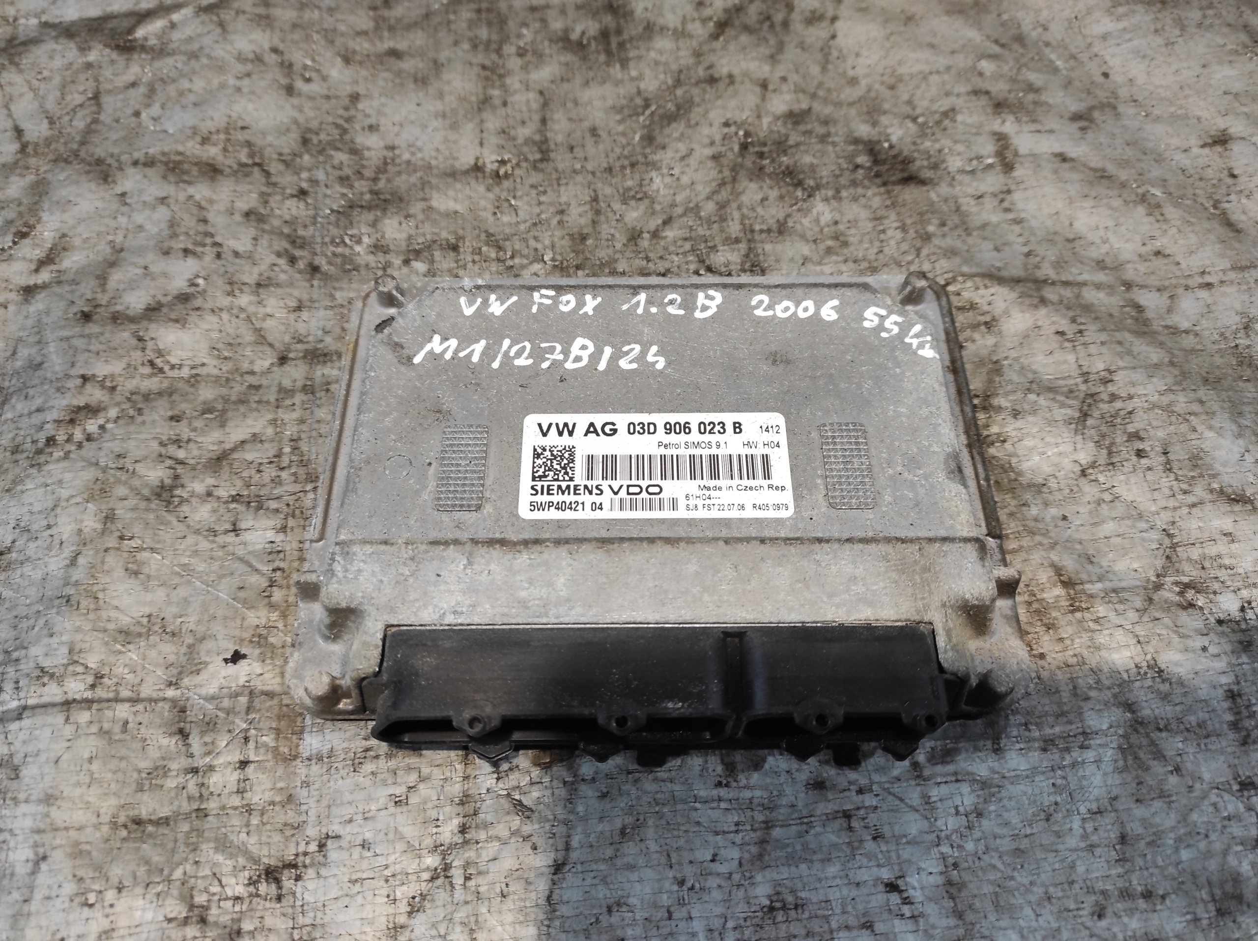 control unit computer of the engine VW VOLKSWAGEN FOX 1.2 B 03D906023B 5WP40421 04