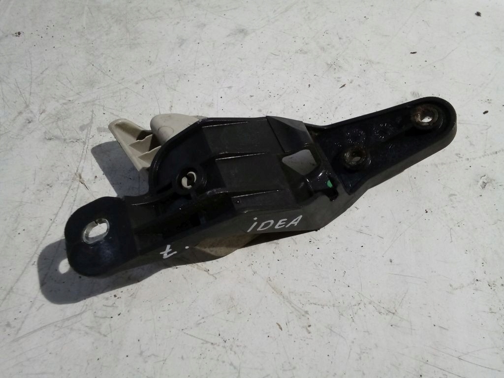 Fiat Idea handle bracket of the opening bonnets
