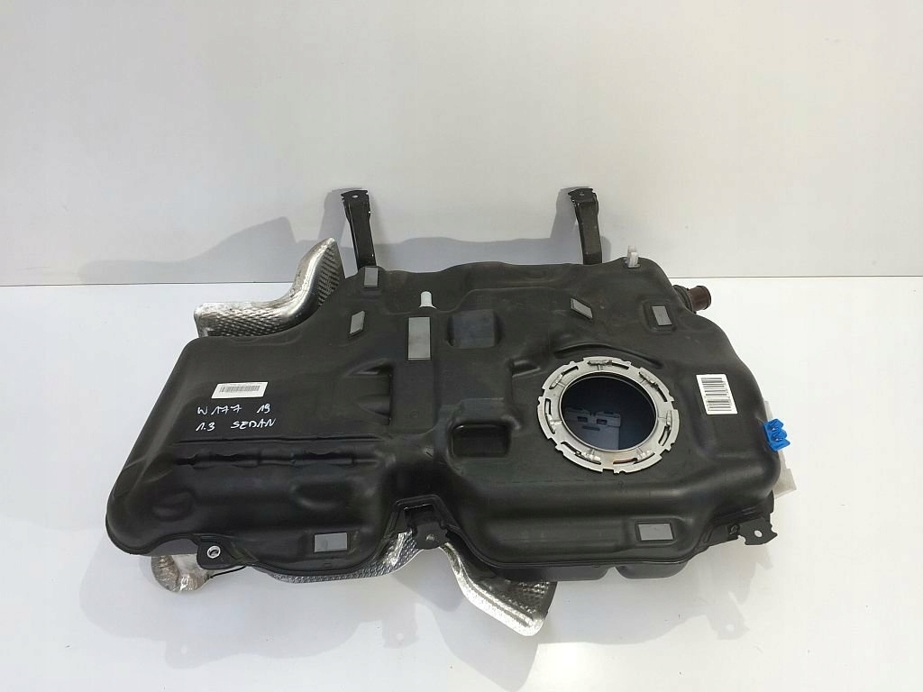 MERCEDES A W177 седан 1.3 2019 топливный бак бак