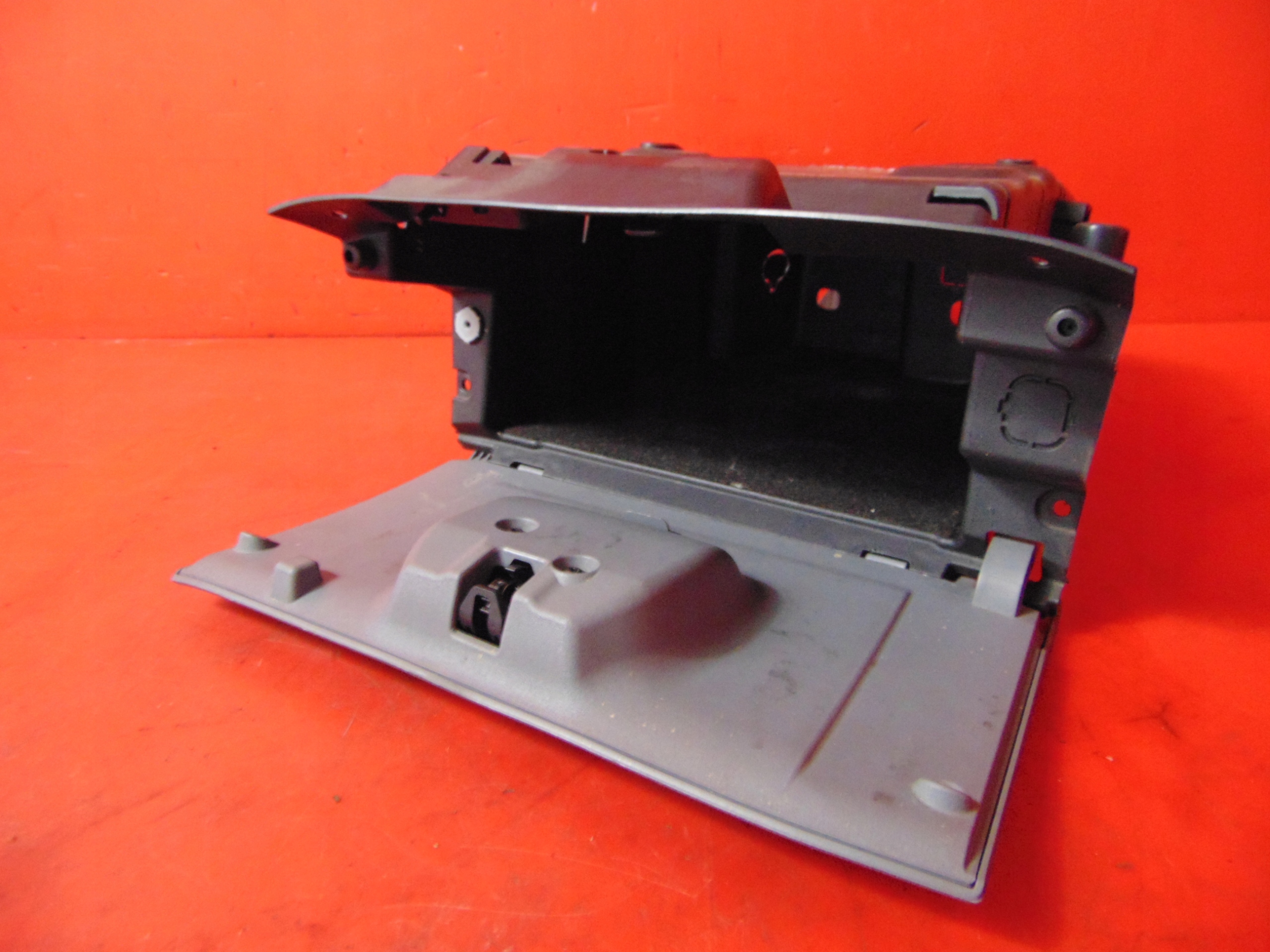 FORD MONDEO IV 4 MK4 HANDSCHUHFACH DES BEIFAHRERS EU