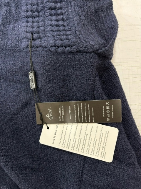 Damskie poncho z kapturem Ferand Długość do pasa