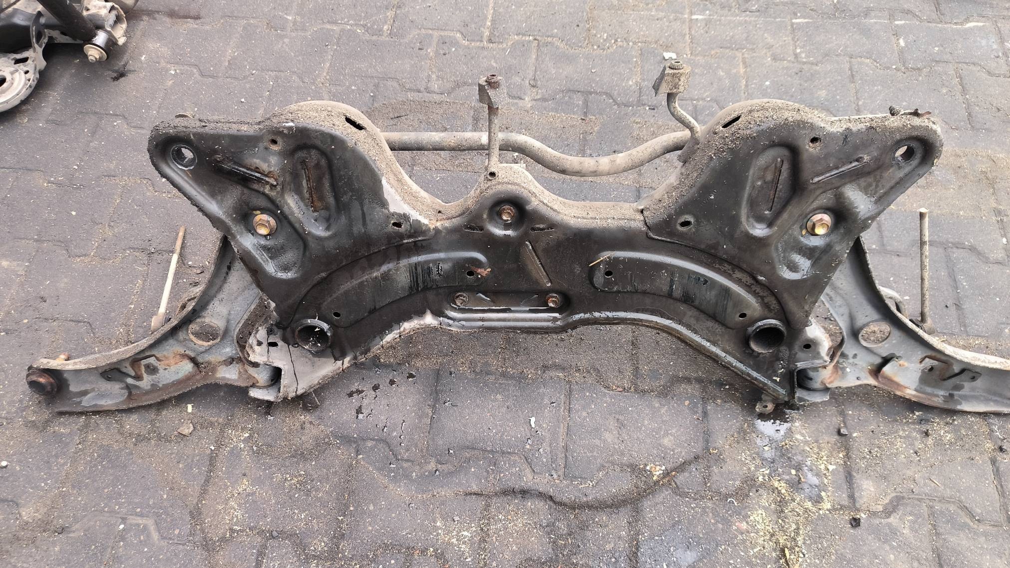 axle beam front 1.2 SUZUKI SWIFT MK7