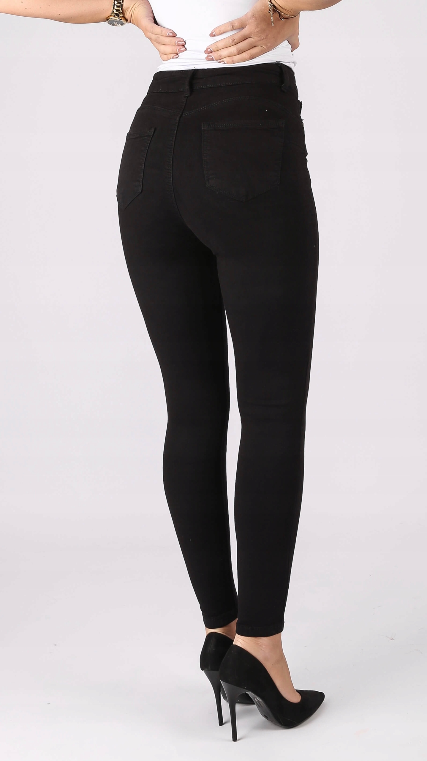 SPODNIE DAMSKIE Z WYSOKIM STANEM JEANS MODELUJĄCE 42 Fason rurki