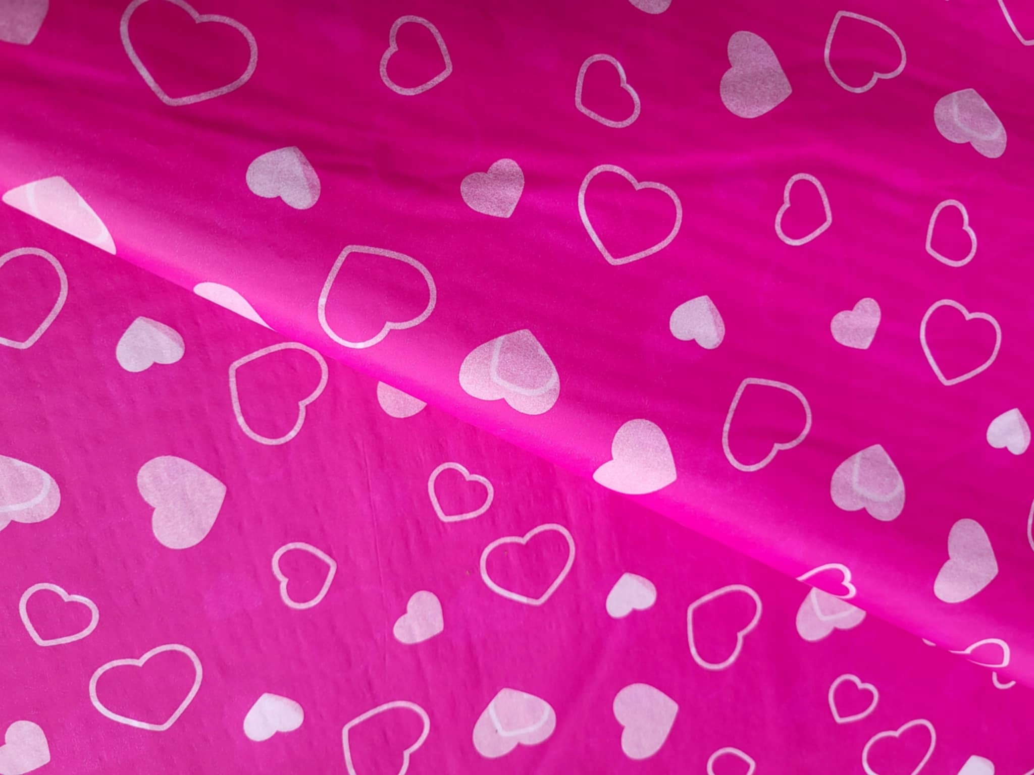 Hearts on Pink – ozdobný papír – 240 listů, 50 x 75 cm