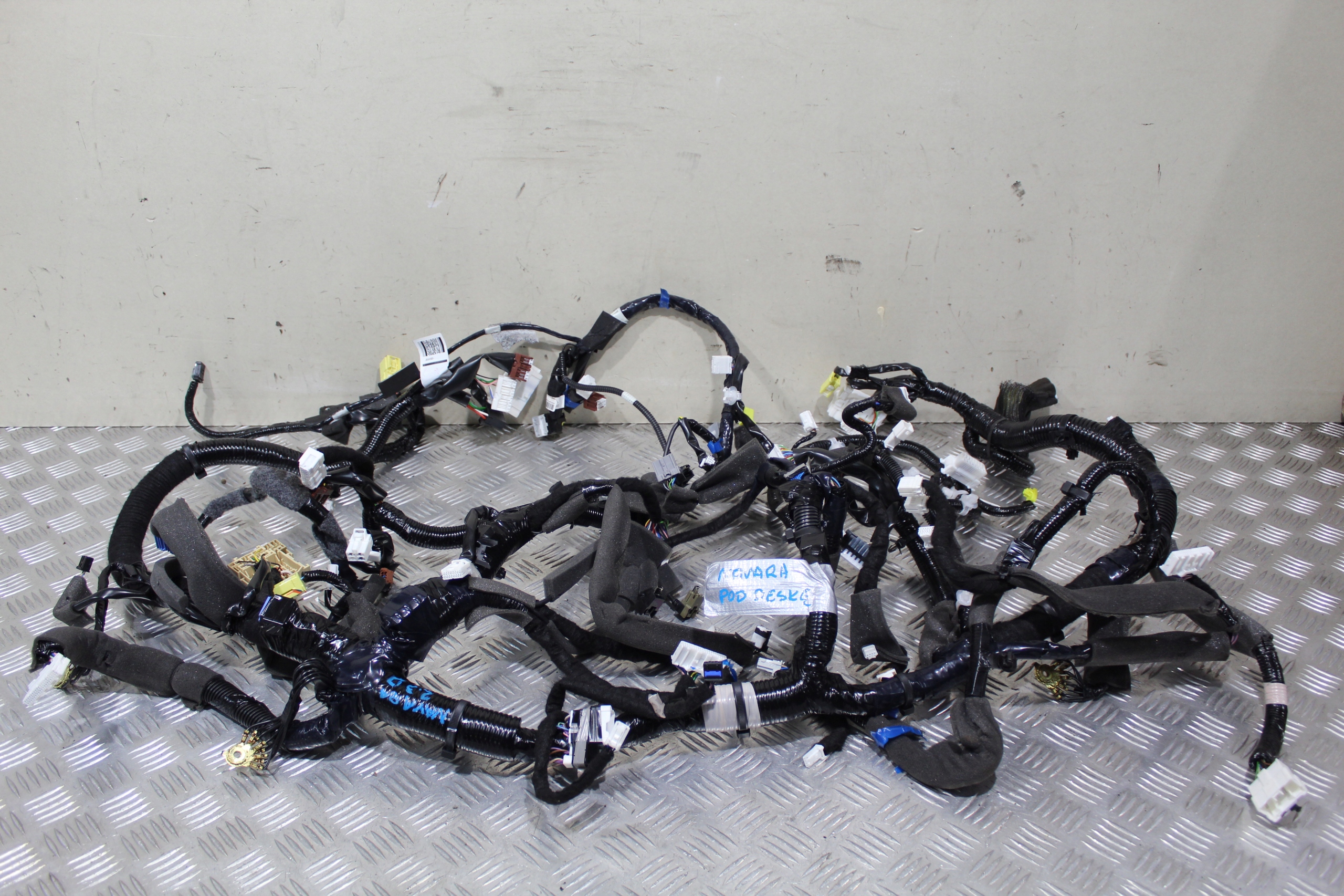 Жгут проводов консоль NAVARA IV 4 D23 NP300