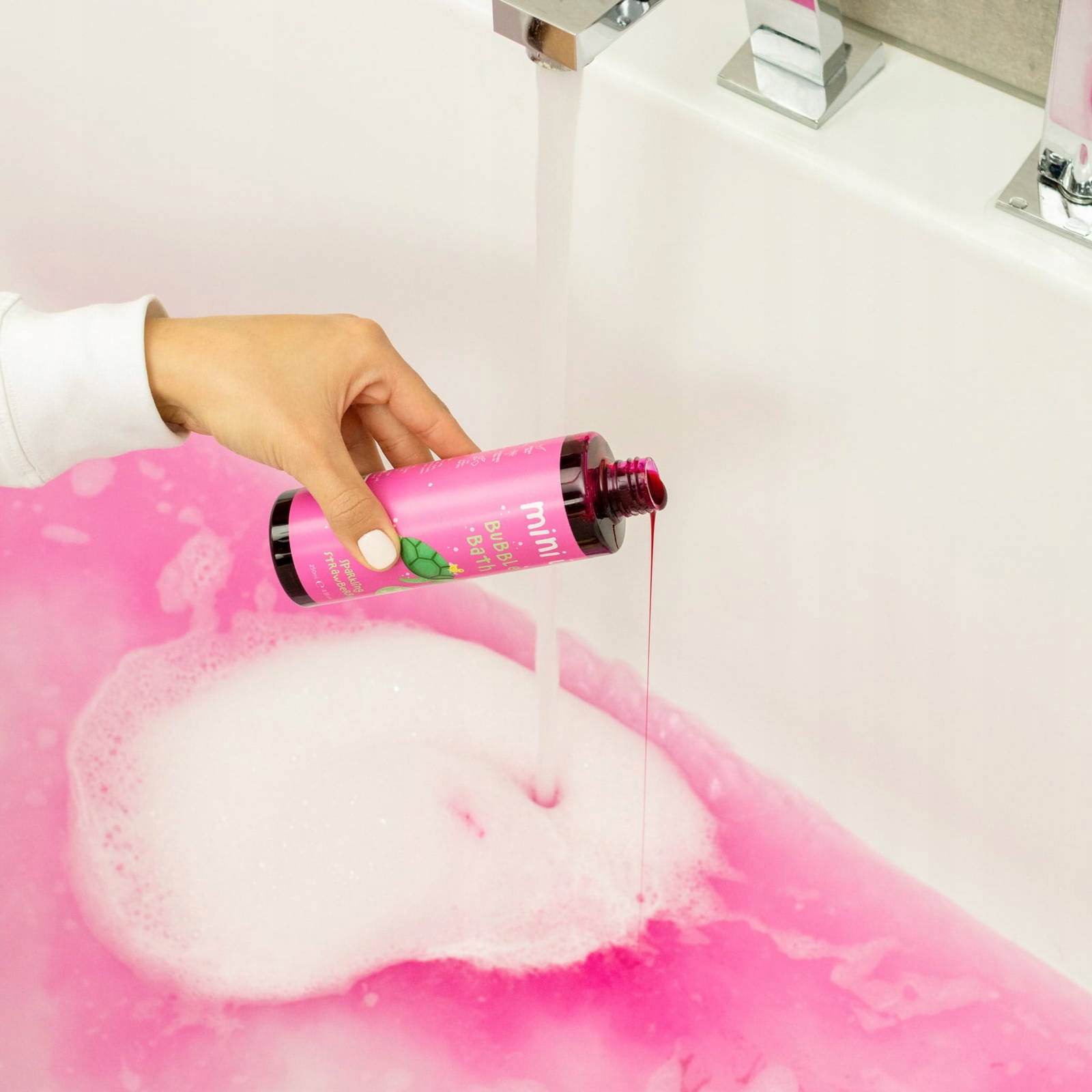 MINI U PŁYN DO KĄPIELI DLA DZIECI BARWIĄCY WODĘ 0+ Wielkość Produkt pełnowymiarowy