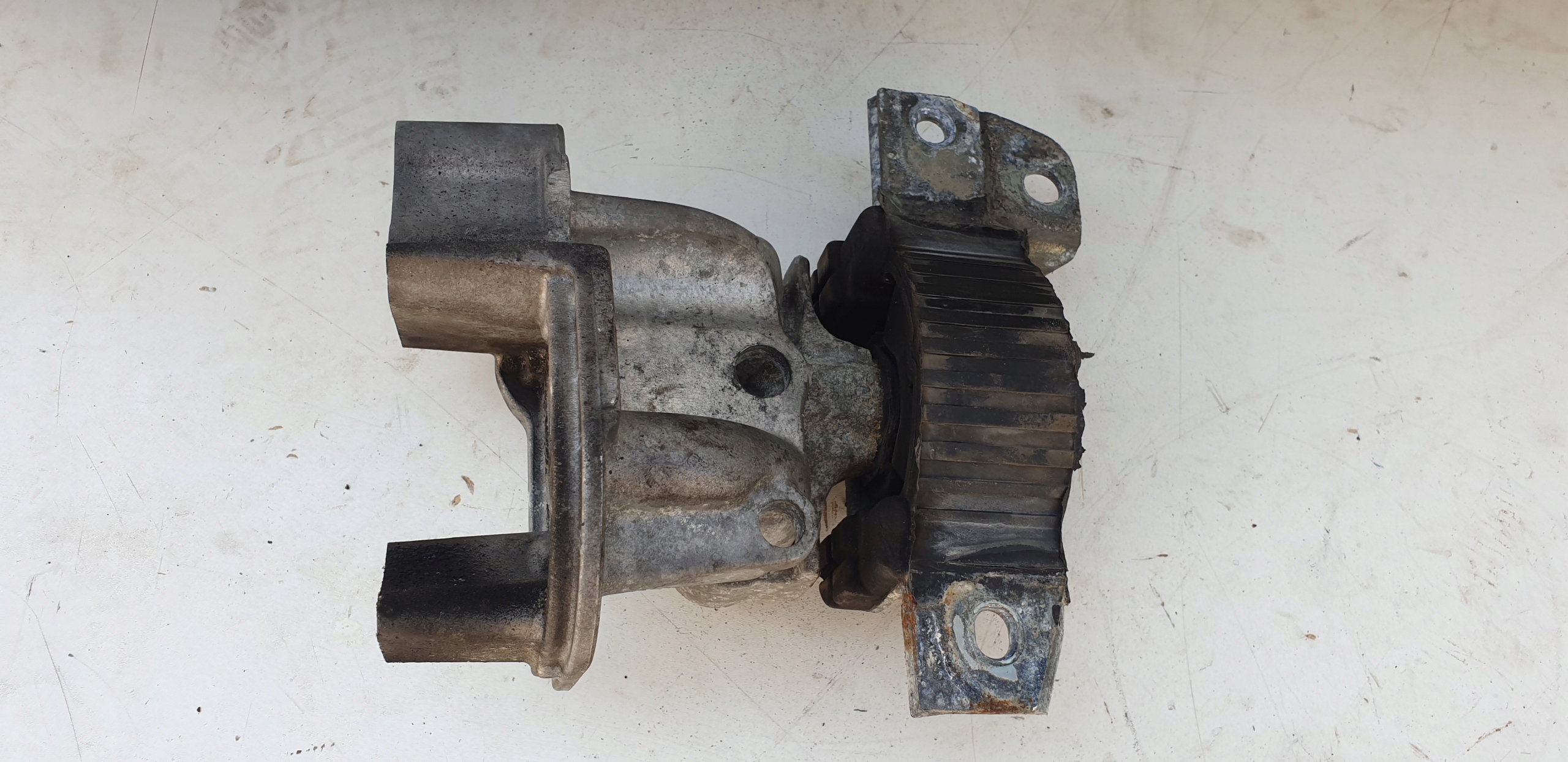 holder engine mount FIAT PUNTO EVO 1.2 1.4 09- 55195032