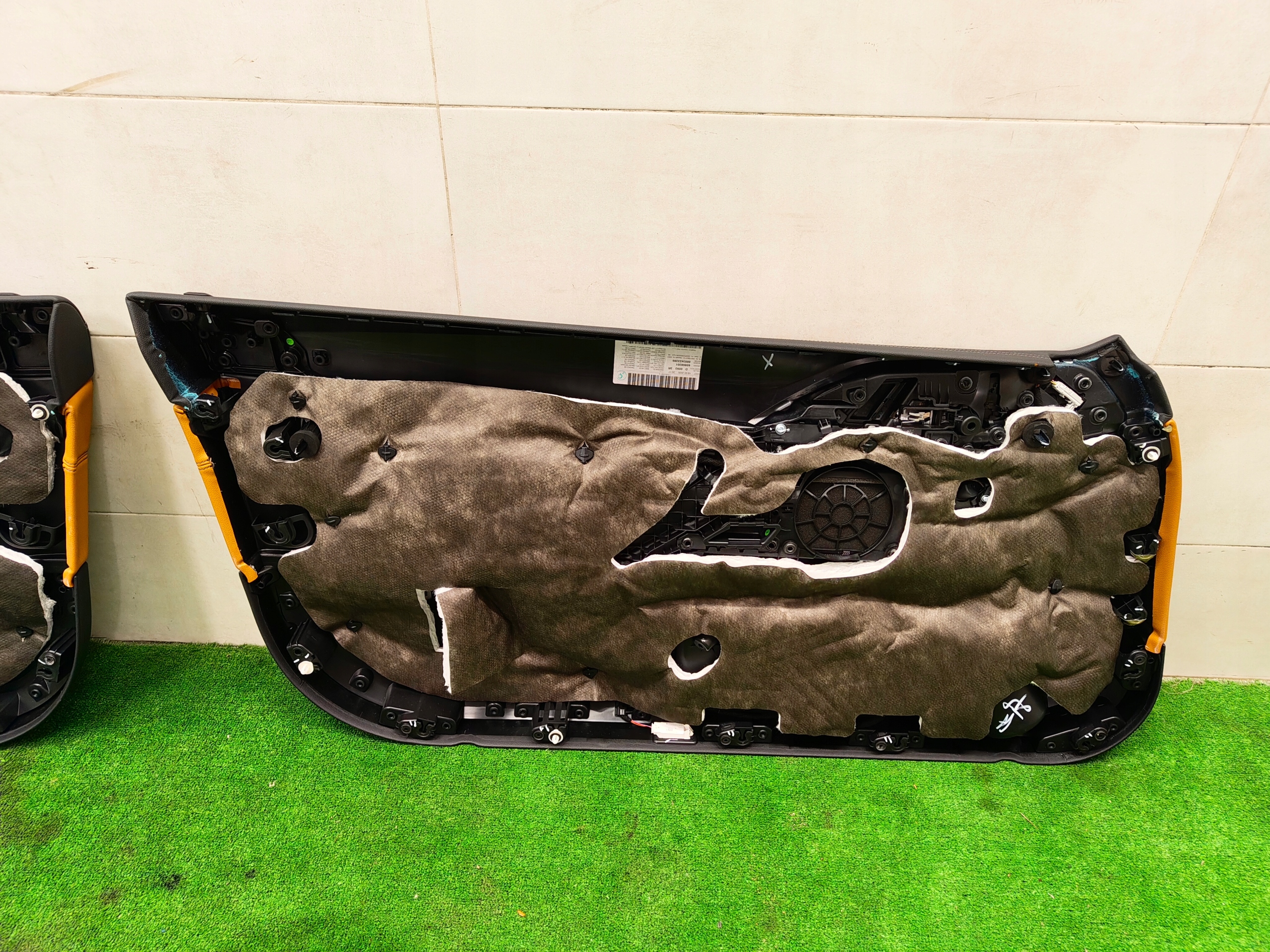 BMW 4 G22 side door right upholstery leather HARMAN KARDON