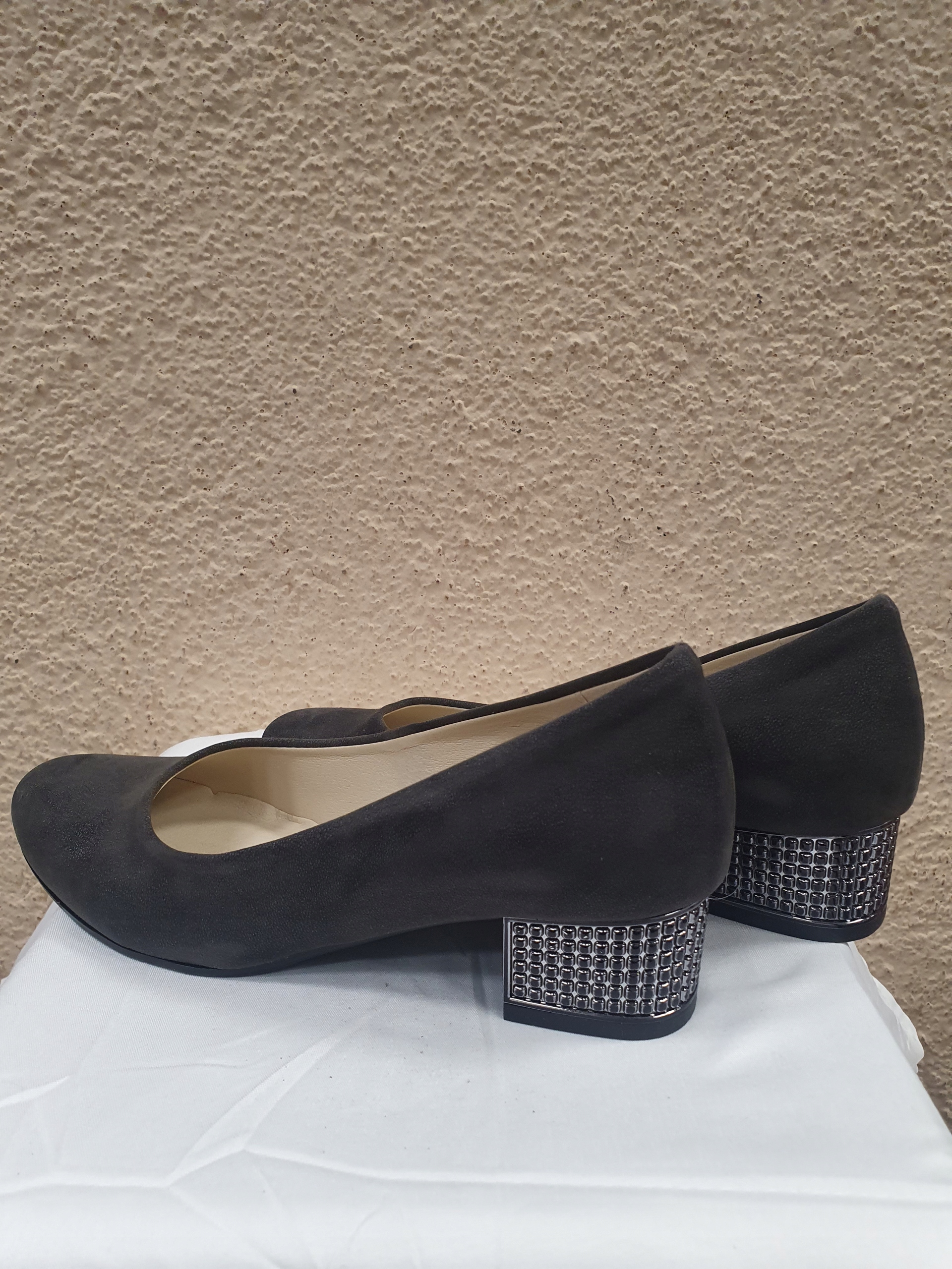 CZÓŁENKA SZARE ZAMSZOWE AGA BUT R.40 Marka inna