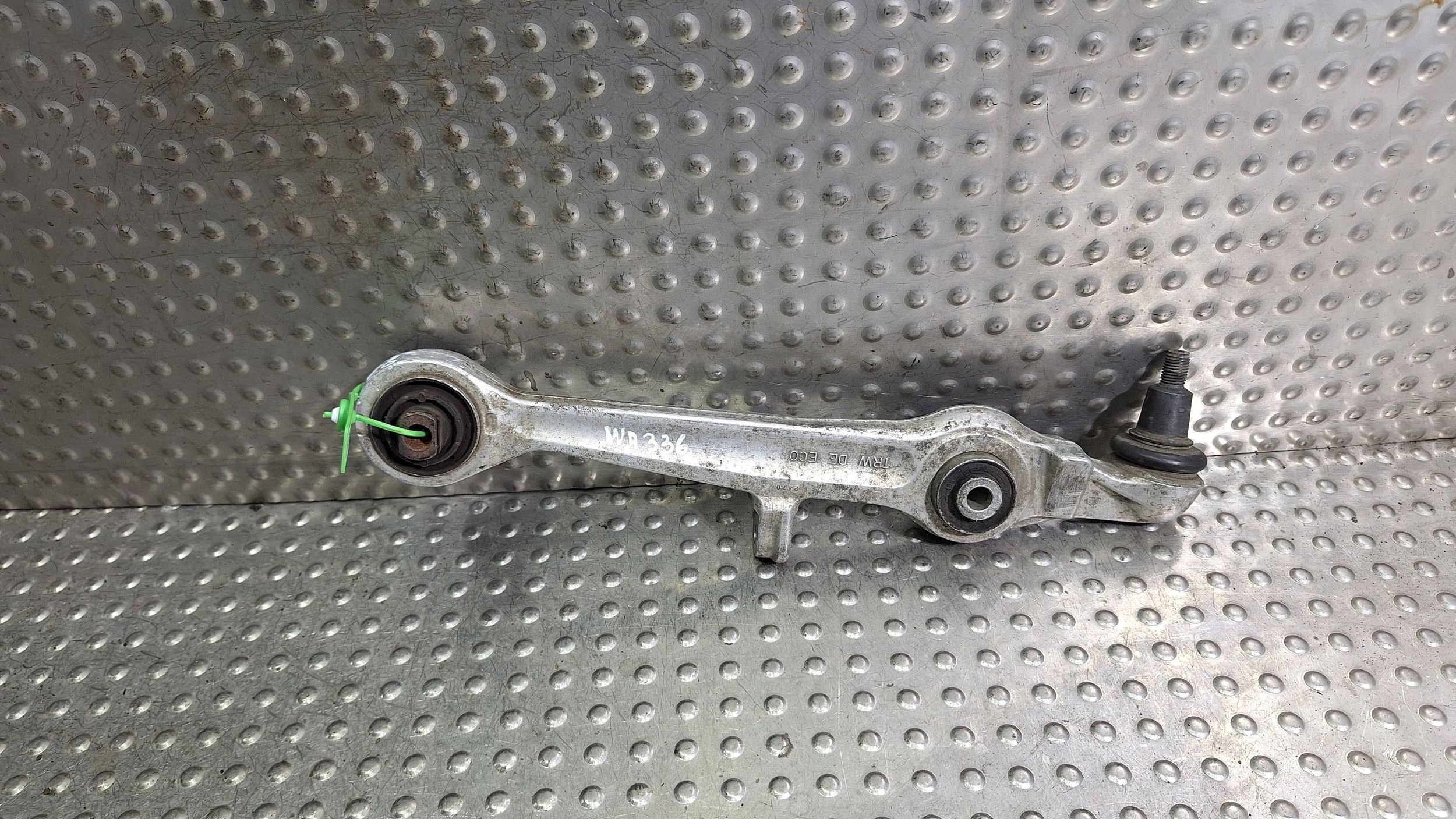 Querlenker rechts vorne unterer PROSTY 8D0407155C AUDI A4 B5 PASSAT B5
