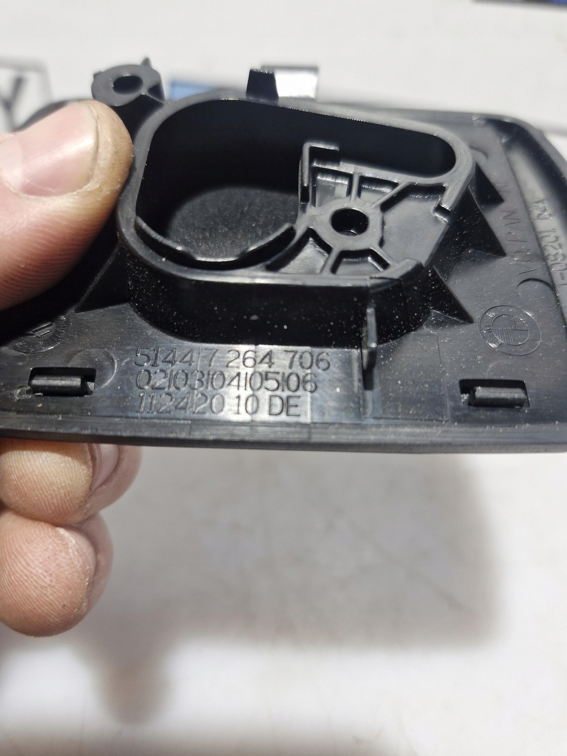 BMW F31 cover holder SIATKI boot 7264706