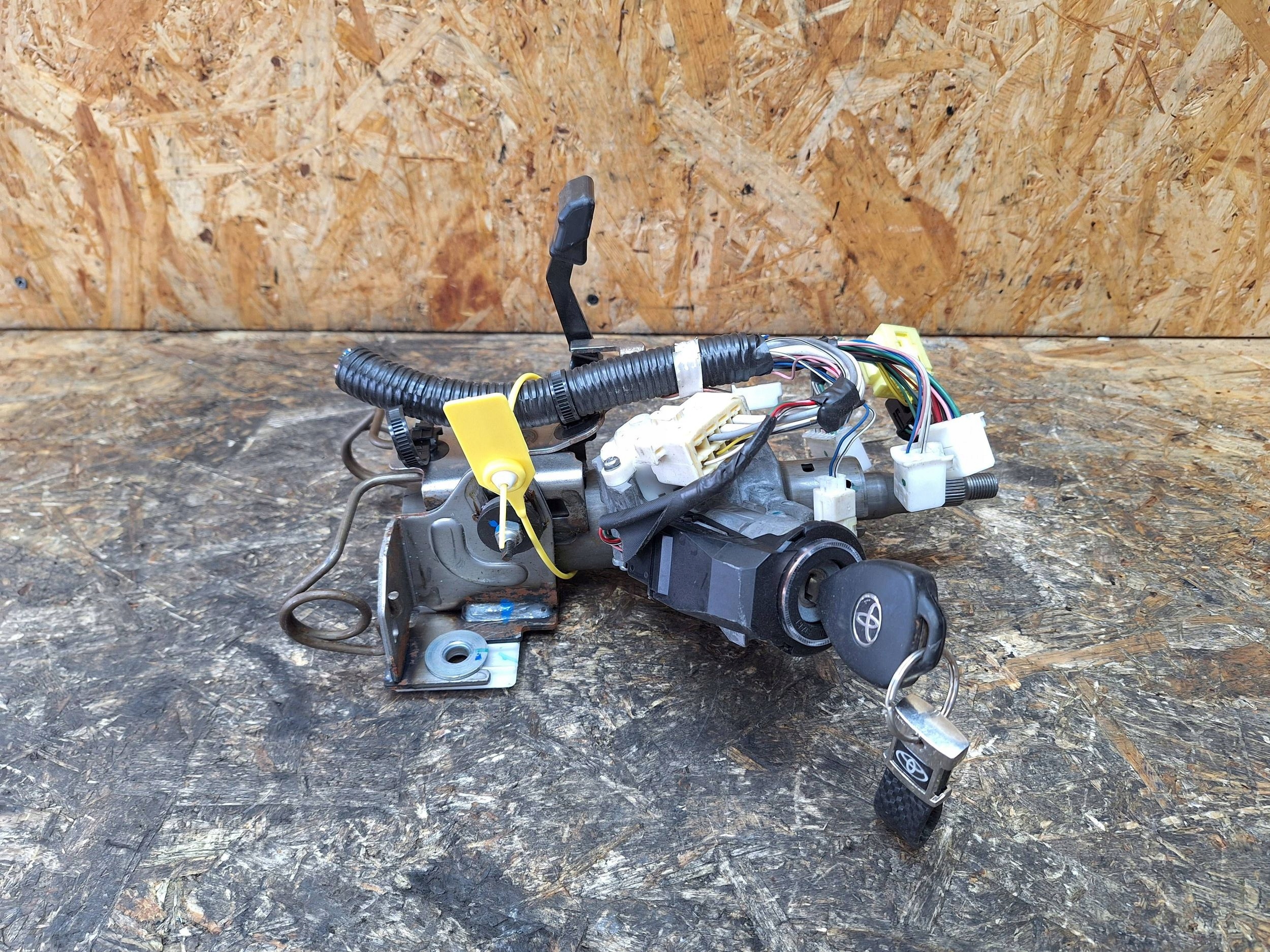 ignition key TOYOTA AURIS and 07-12