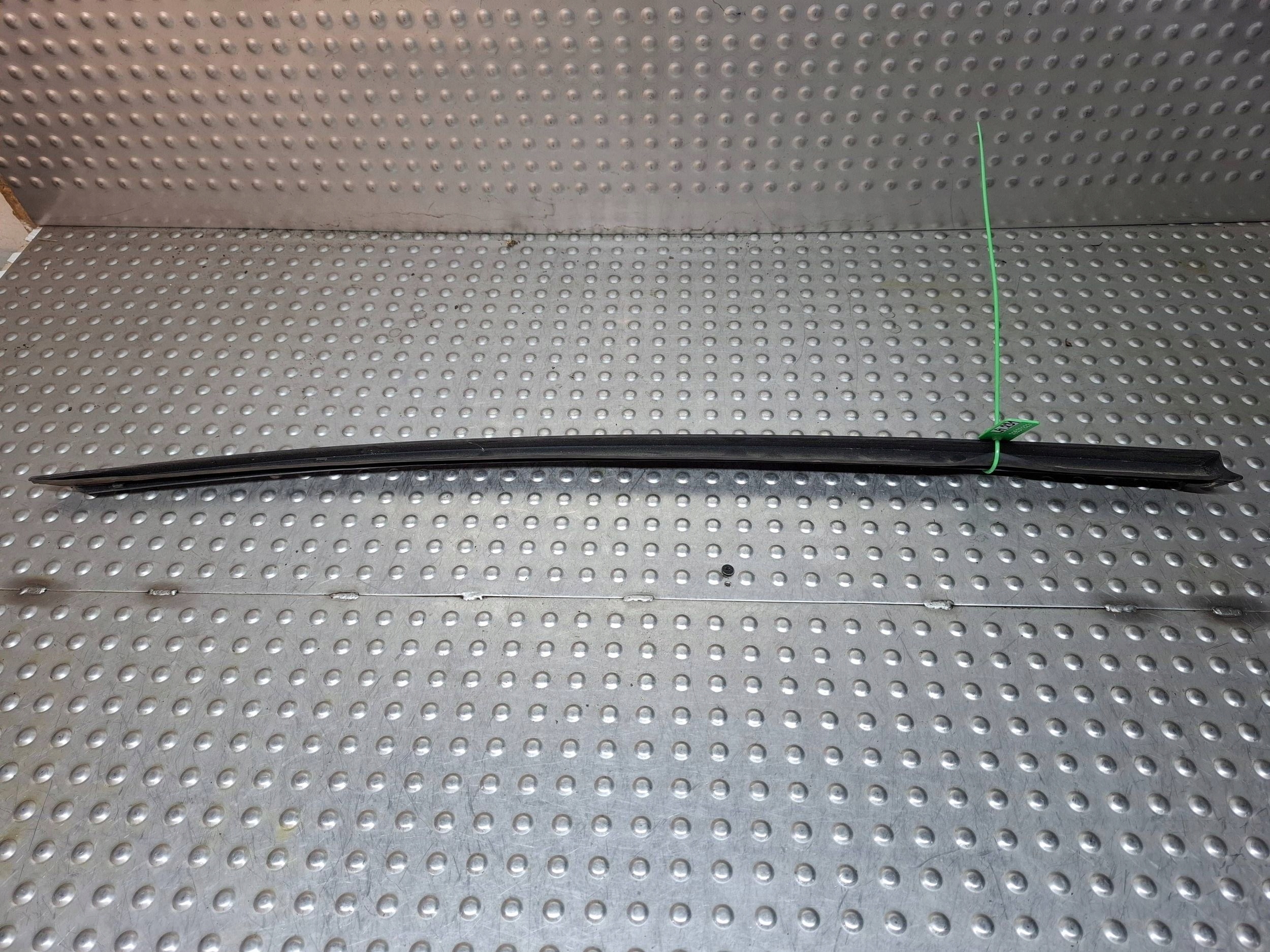 moulding windows CZOLOWEJ left 4H0854327 AUDI A8 S8 4H0