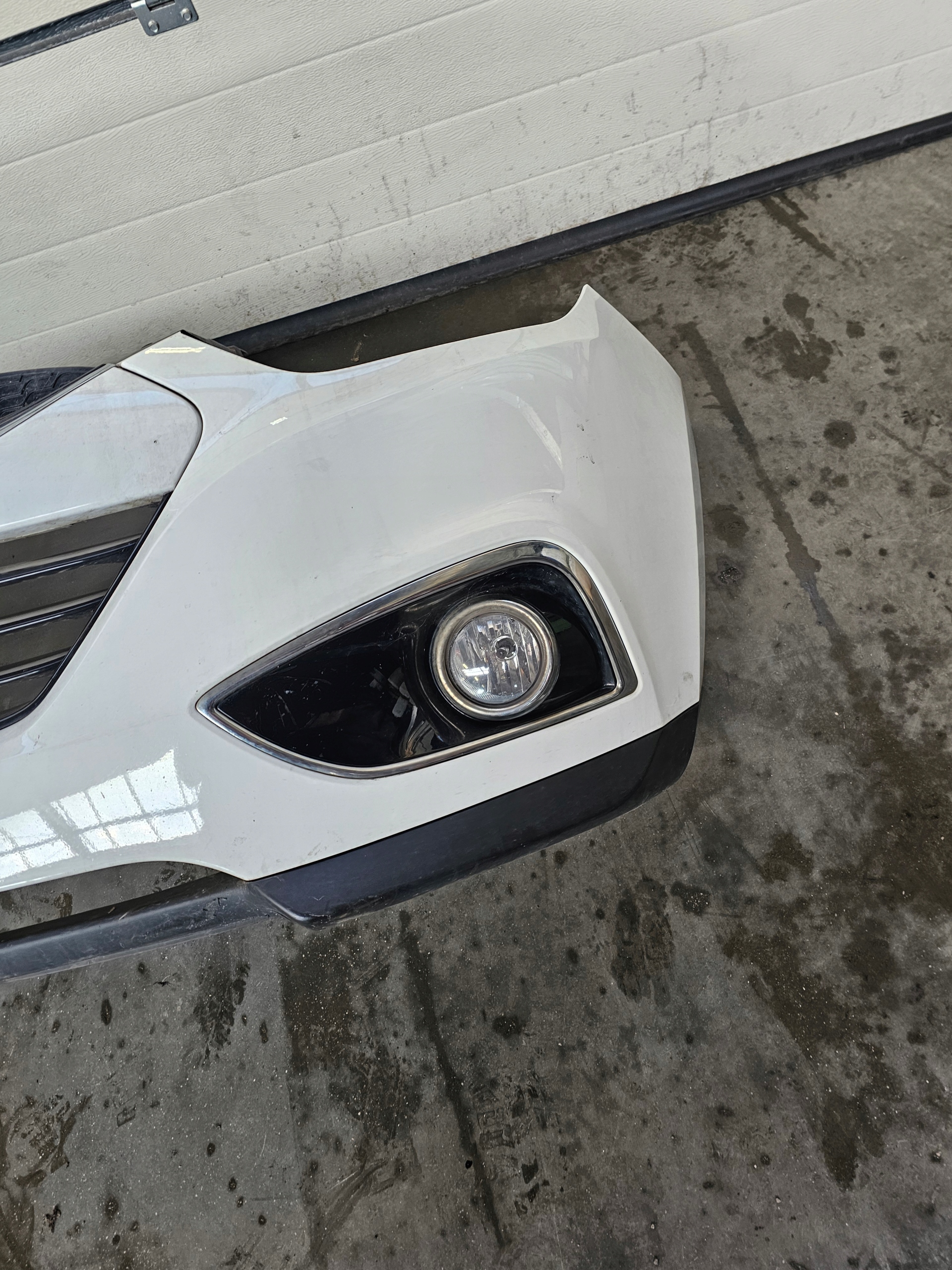 HYUNDAI IX-35 2010-2015 bumper front PYW - POLAR WHITE
