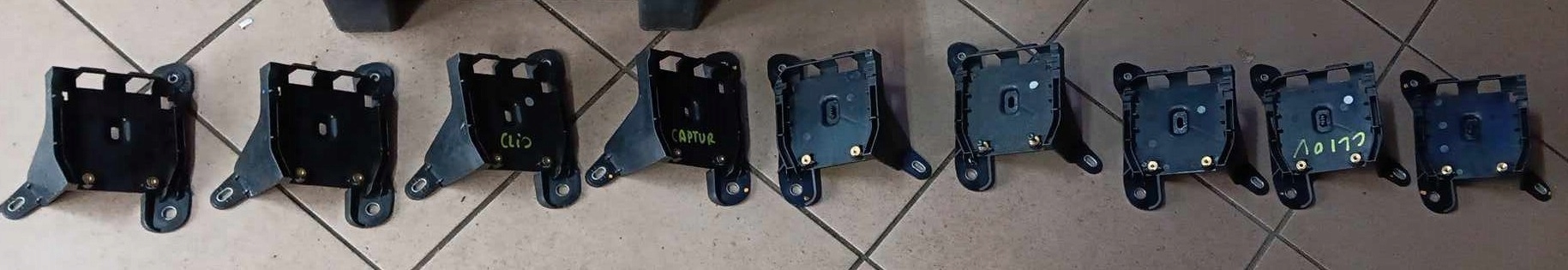 MOCOWANIE CZUJNIKA RADARU RENAULT CLIO V CAPTUR II 284S42236R Marka Renault