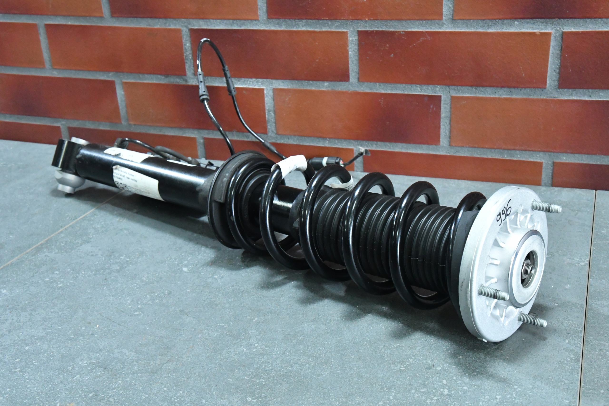 shock absorber left rear part rear electrical BMW 8 G16 6878127 only 49km!