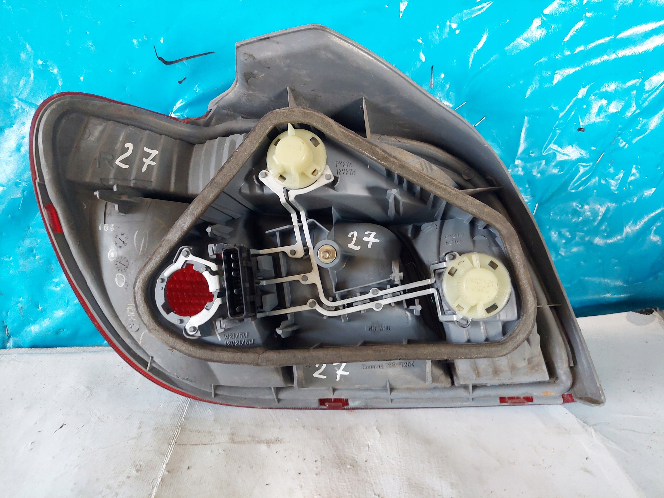 FANALE FARO YARIS e 52-021 Destra posteriore