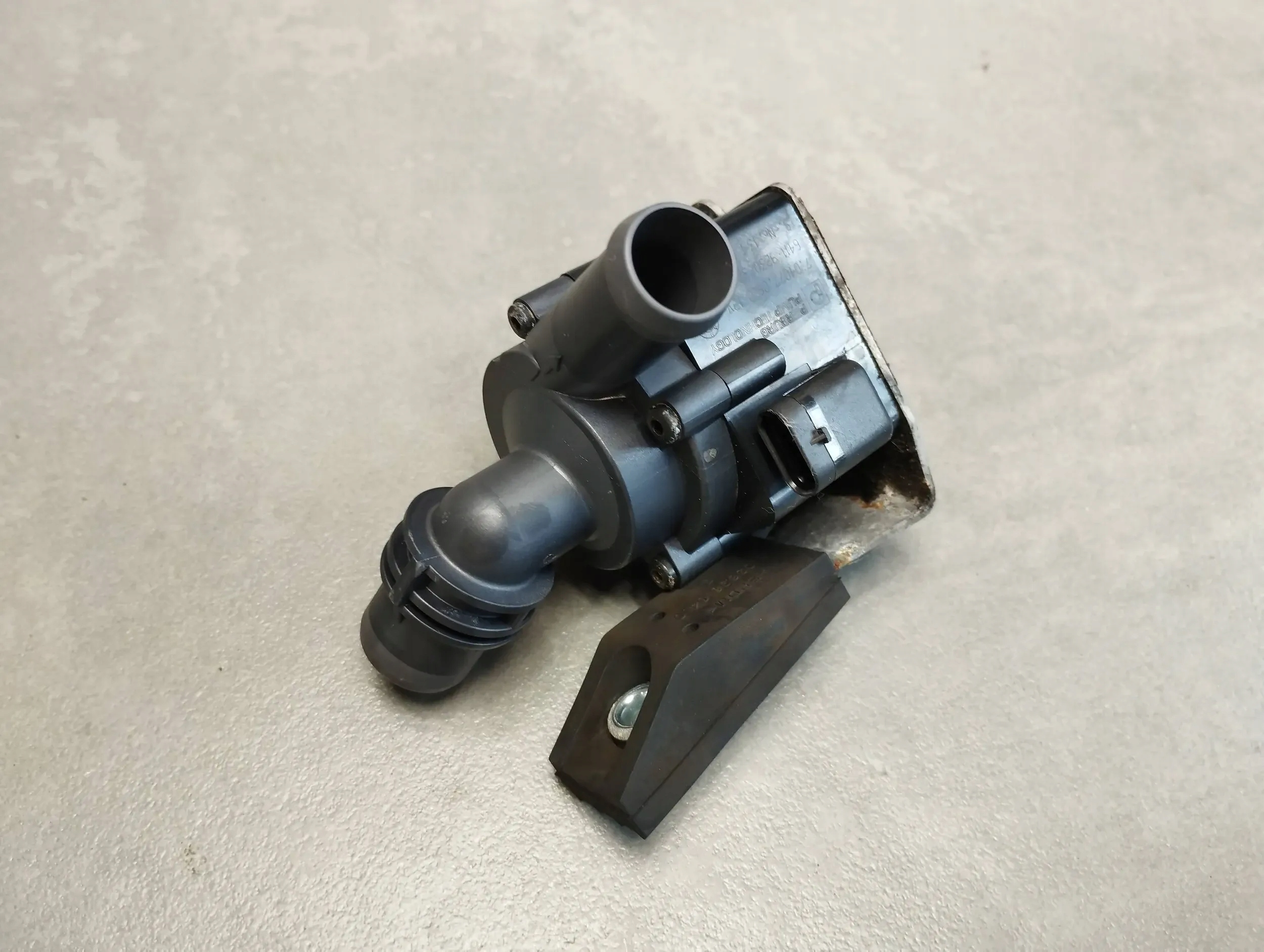 BMW X5 F15 dodatna pumpa vode 9230232