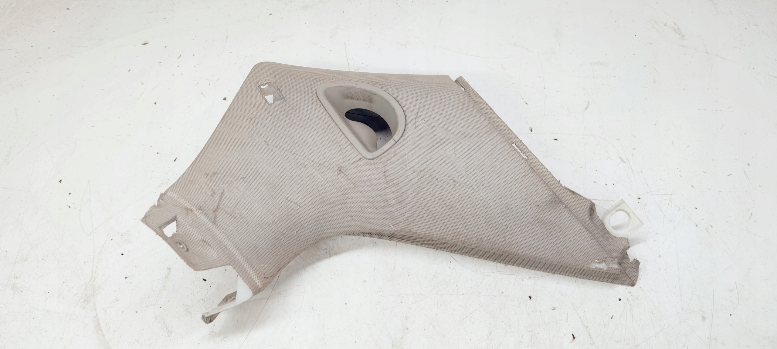 OSŁONA SŁUPKA LEWY TYŁ AUDI Q7 4L0867245