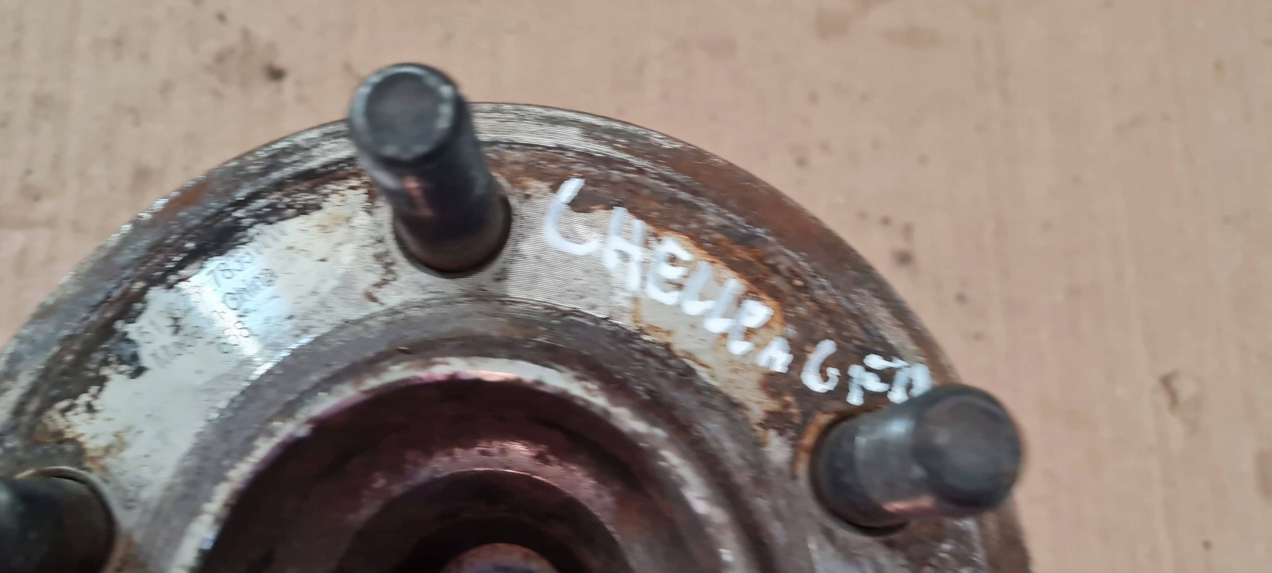 Dodge Charger čepu kola předek přední 6.4 V8 HEMI CHALLENGER