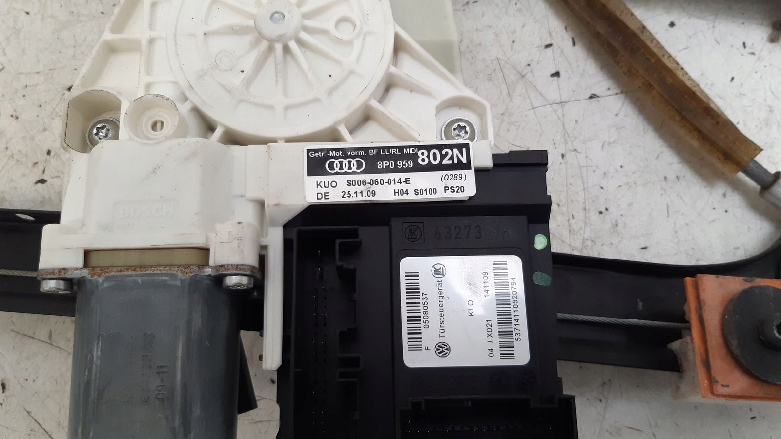 window regulator right front mechanism Audi A3 8P LIFT LY7E 1,6 TDI 5D