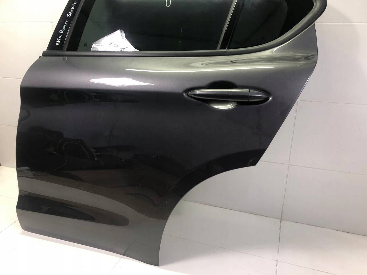 Tür heck links Seite Alfa Romeo Stelvio 2017