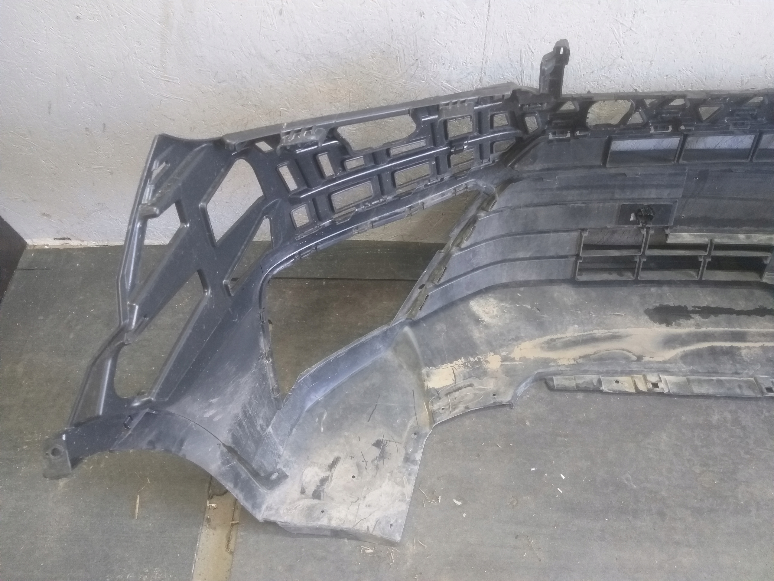 STOSSSTANGE VORNE VW CRAFTER 7C0