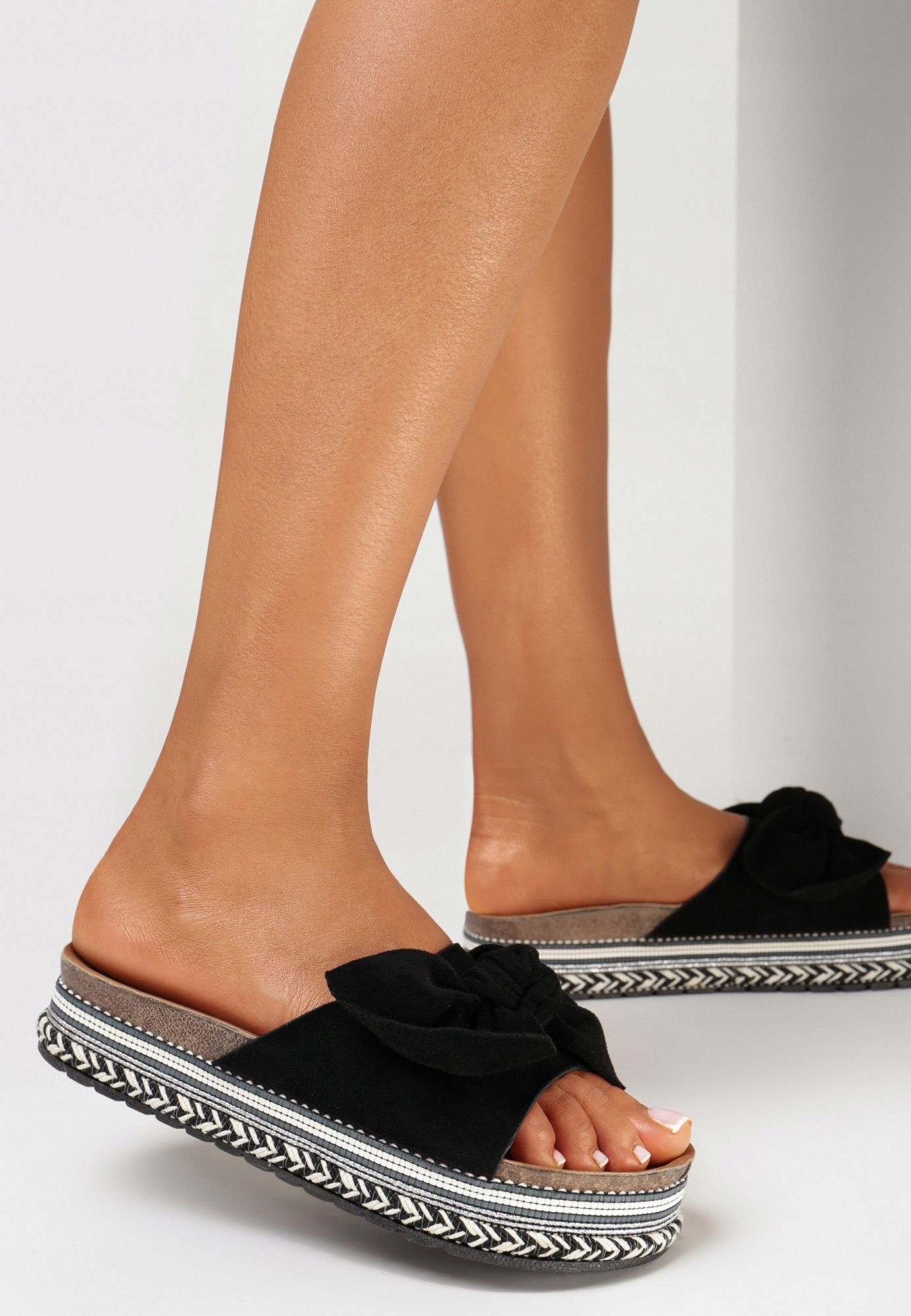 

Born2Be Czarne Klapki damskie 38 Casual