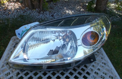 LAMPA LEWY PRZÓD DACIA SANDERO I 08-12 8200733878 EUROPA