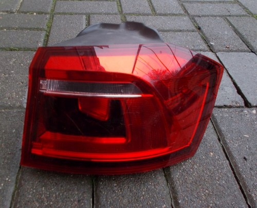 VW GOLF SPORTSVAN LAMPA TYLNA PRAWA ORYGINAŁ