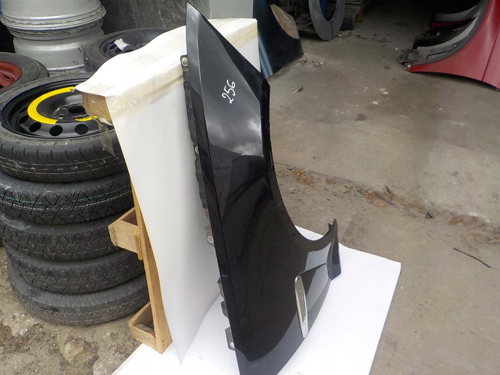 256 JAGUAR XF X250 LIFT fender right front front