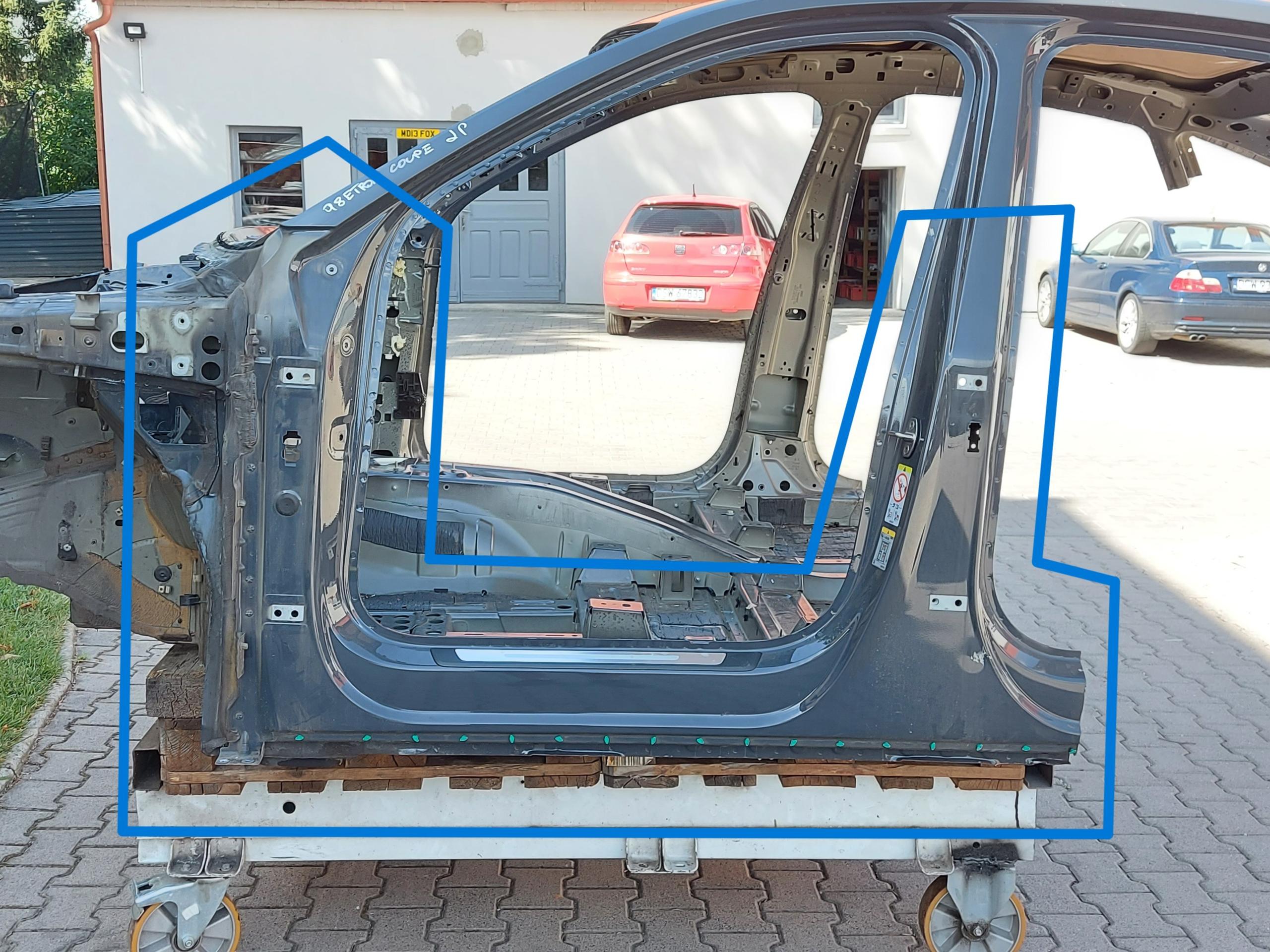 Audi Q8 E-TRON SportBack 4KE threshold pillar door left front a b