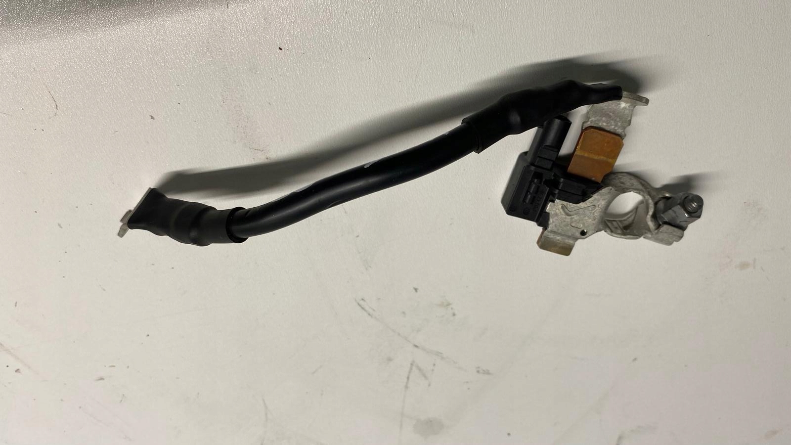 KIA CEED III 1.5 T-GDI LIFT KLEMA MINUSOWA 21-24 Producent części Kia OE