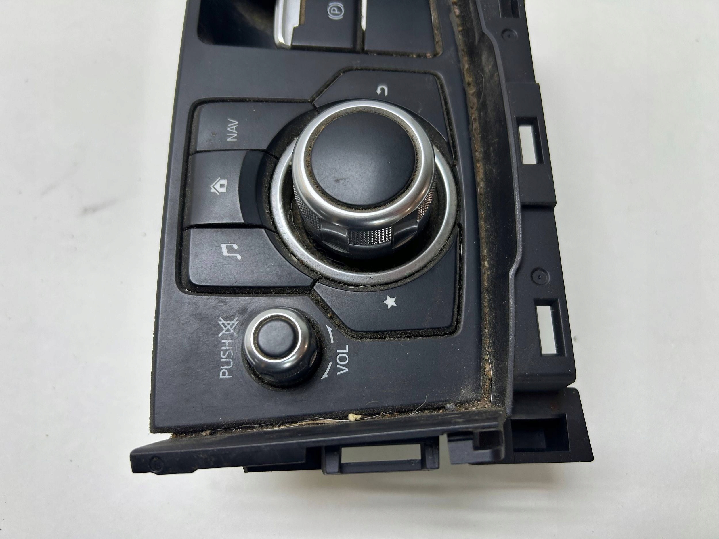 Kontroler control panel radiem Mazda 6 2016 G46C66CM0A