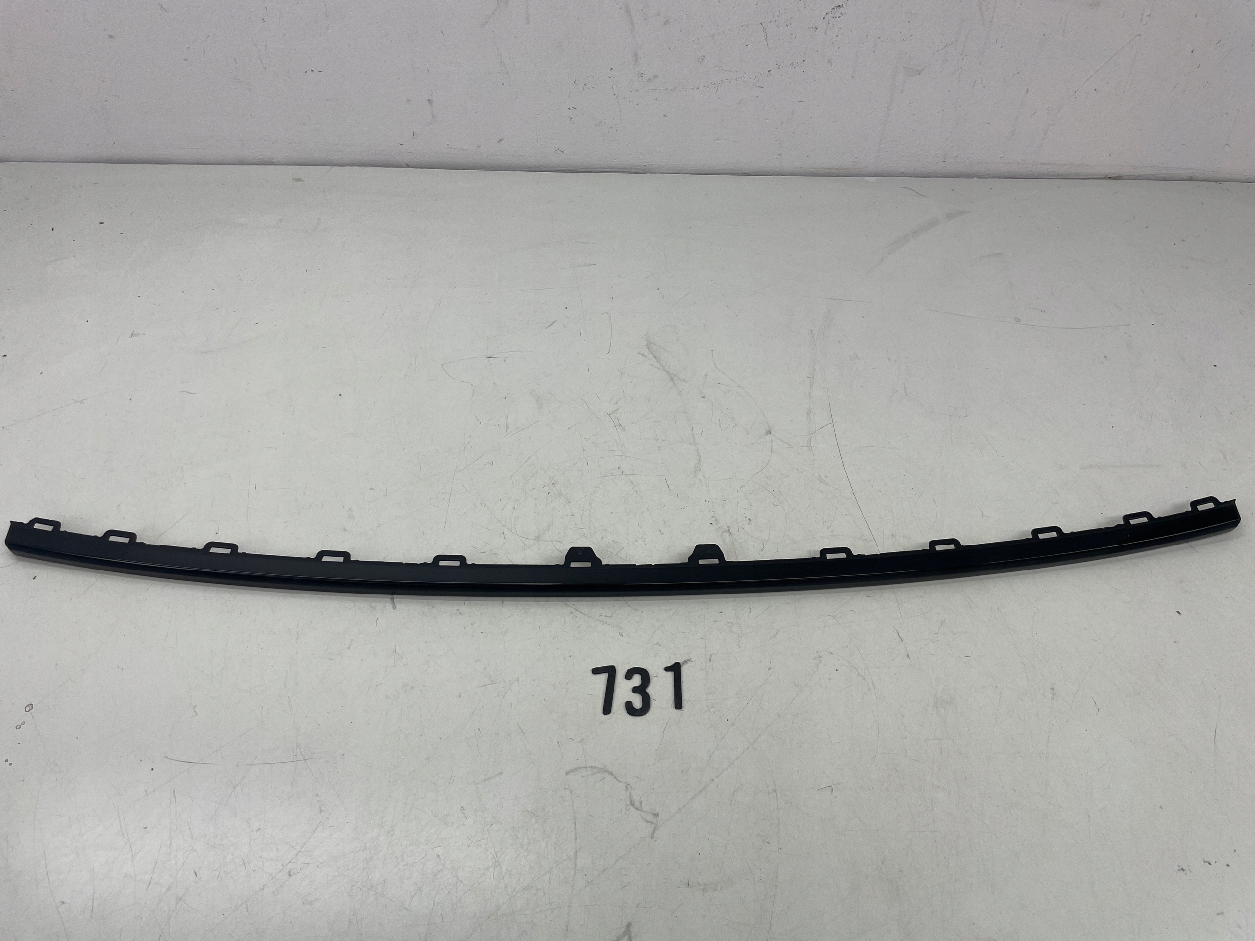 5TA853164 - Накладка бампера VW Touran хром чорний задній