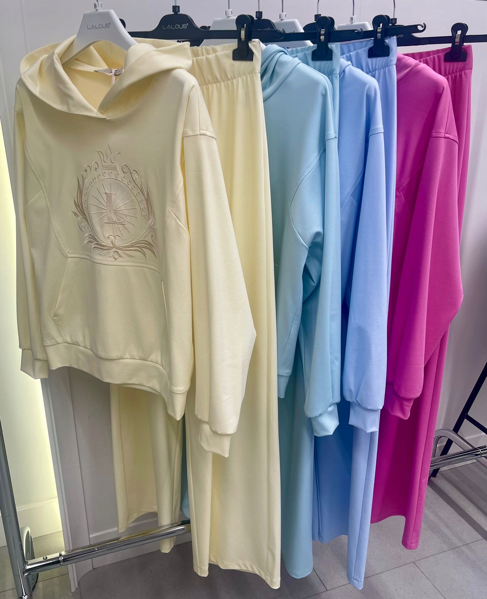 Desy Kompletní Mikina Žluté kalhoty banánové 0874 L-1024 Velikost S