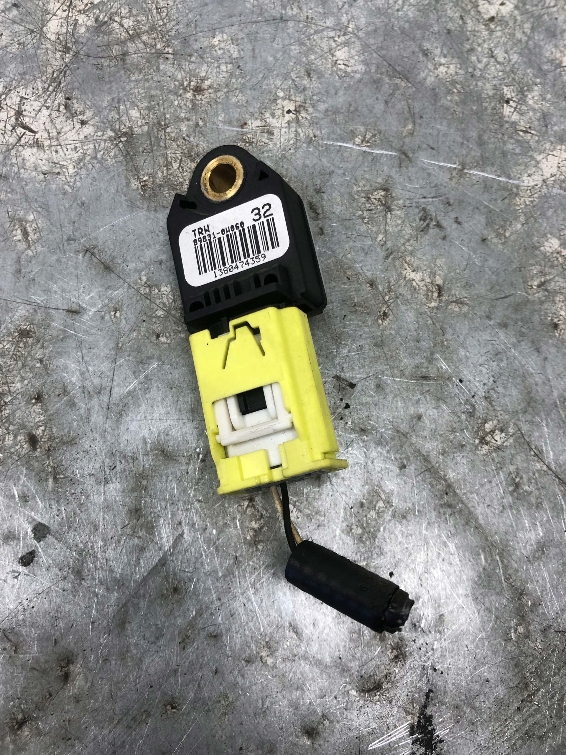 Crashsensor Drucksensor TOYOTA AURIS und LIFT 89831-0W060