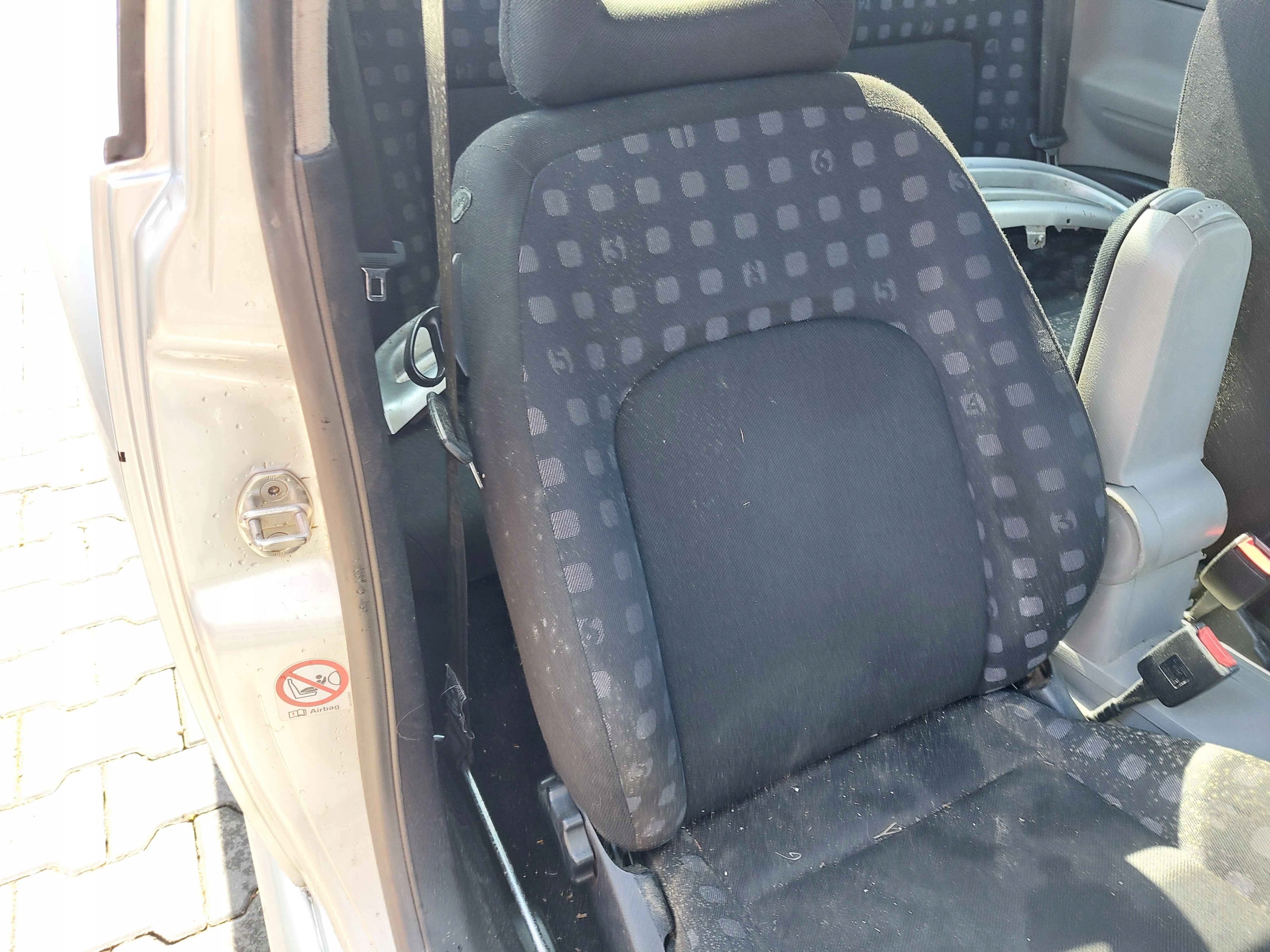 seat right front 3D VOLKSWAGEN NEW BEETLE and