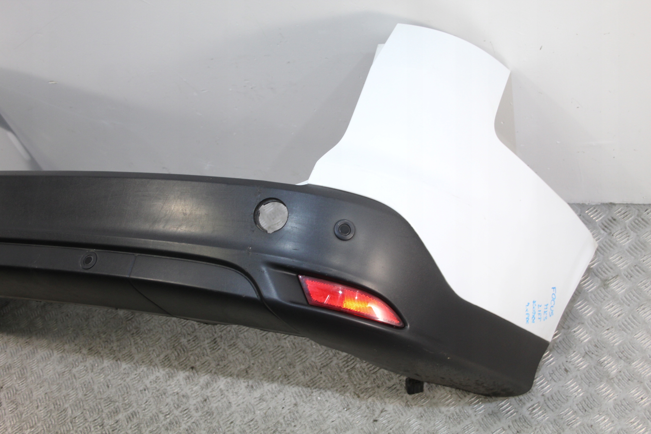 STOSSSTANGE HECK HINTEN 4X PDC FORD FOCUS MK3 LIFT