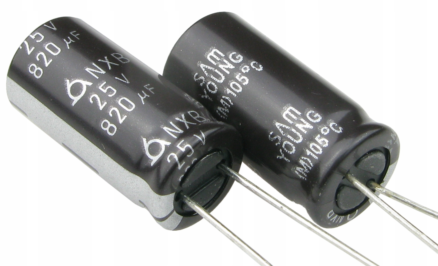 

820uF/25V Low Esr SamYoung Nxb /3023