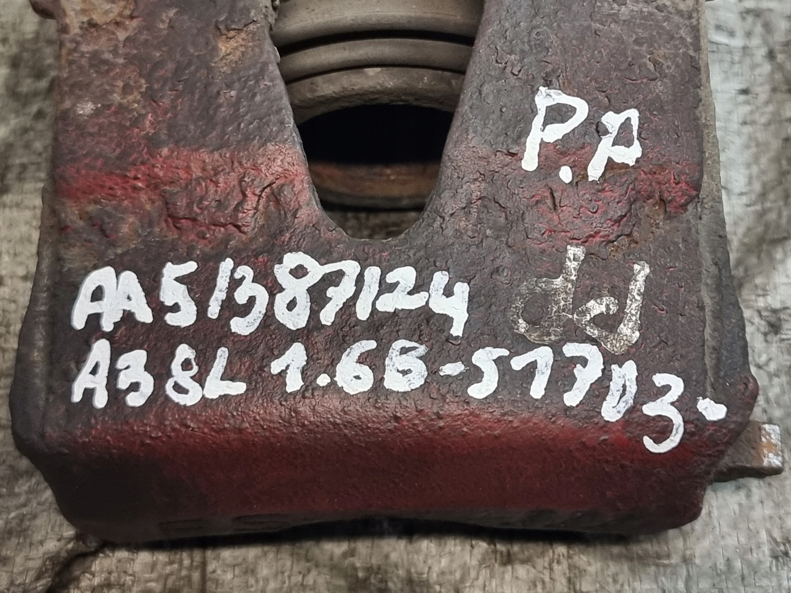 caliper brake right front AUDI A3 8L 1.6B 75kW 01r