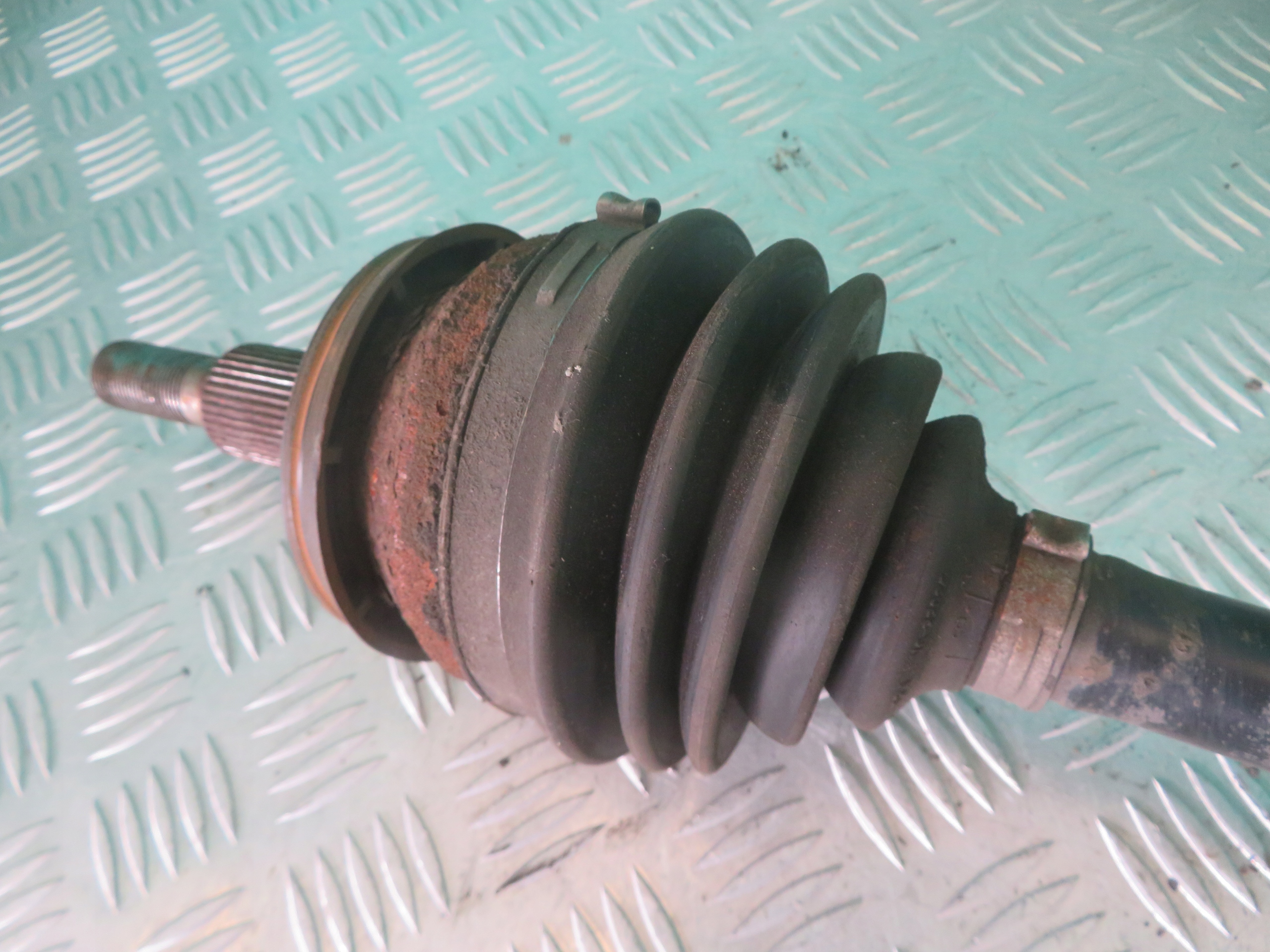 left semi-axis VW TRANSPORTER T5 2.0 12R 7E0407271H