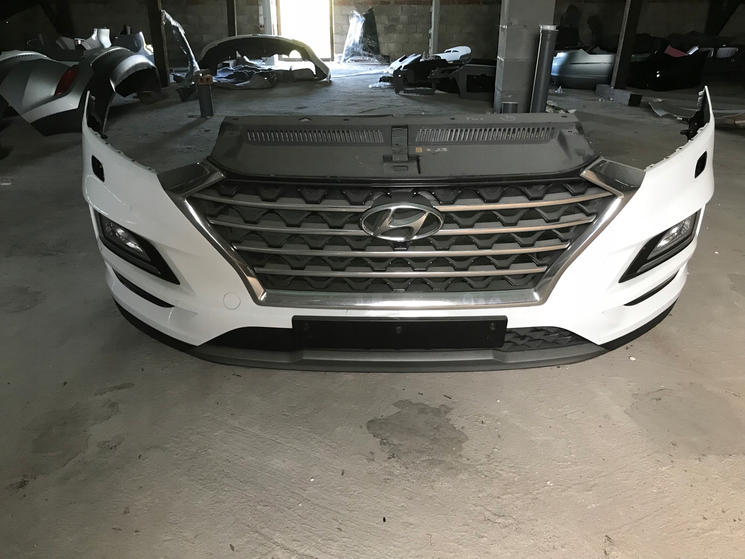 ZDERZAK PRZÓD HYUNDAI TUCSON III LIFT KAMERA PYW