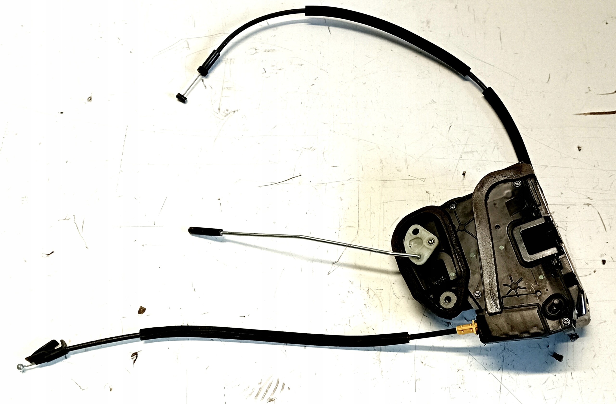 lock door right front OPEL ASTRA K 13507136