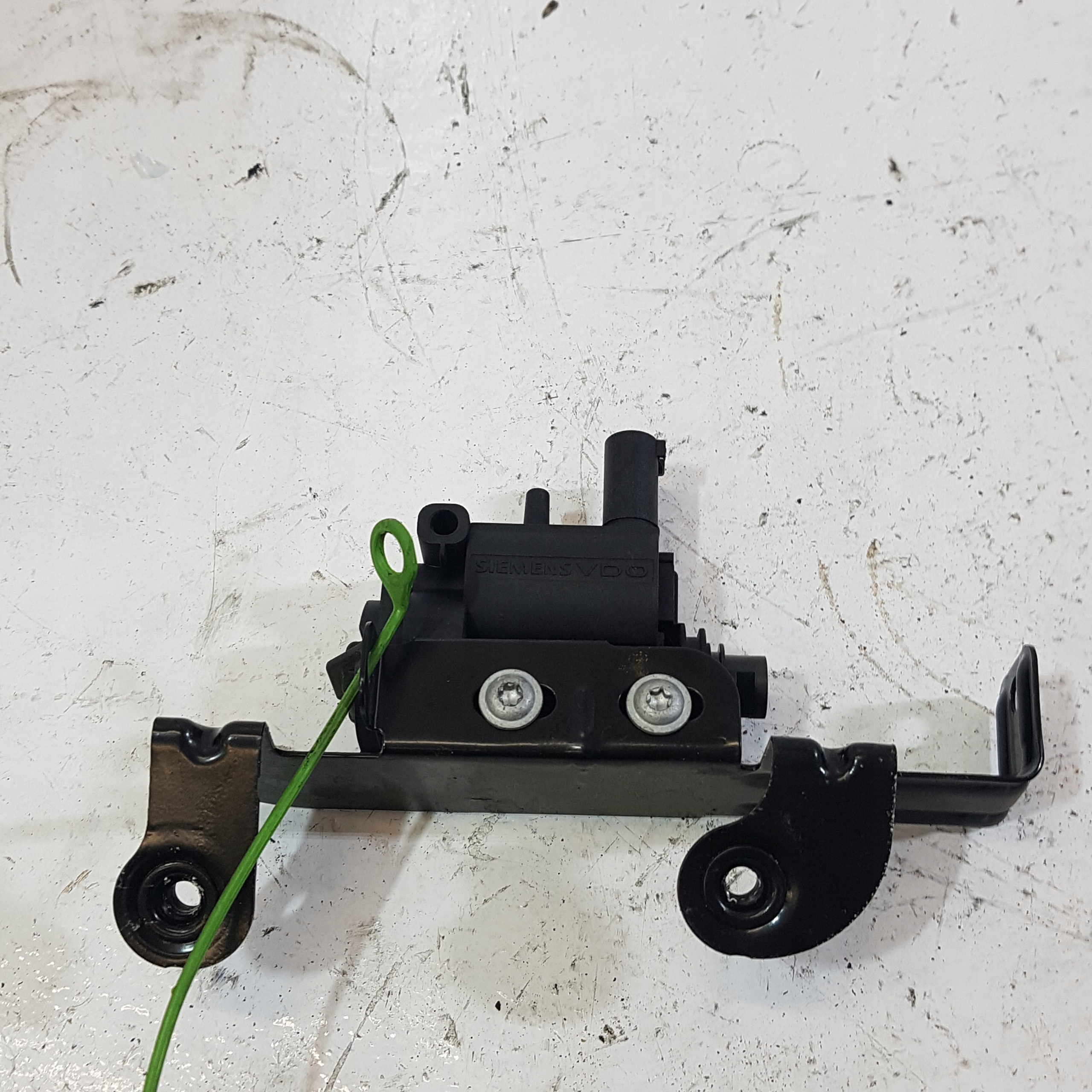 damper of a lock central BMW E60 985878-04