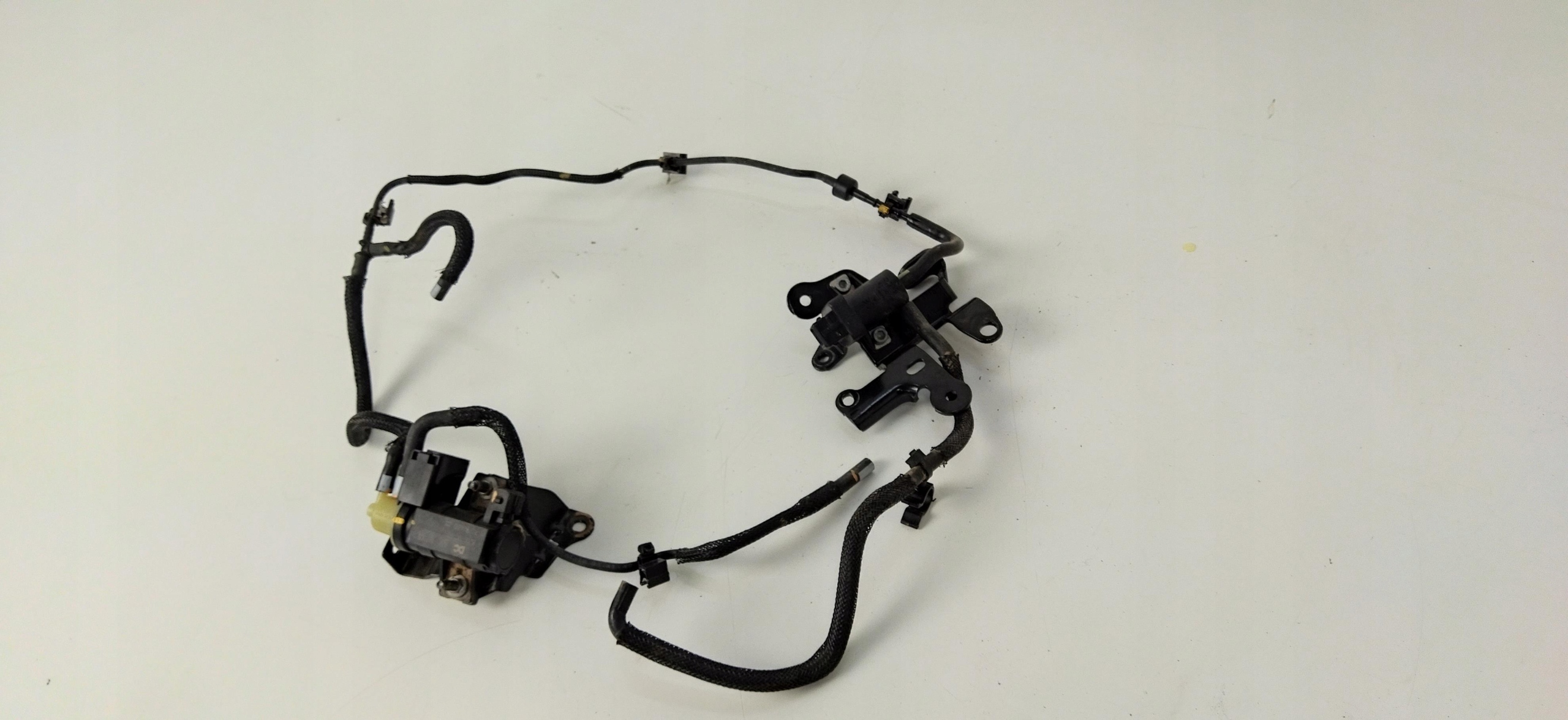 TRAFIC III ВАКУУМНИЙ КЛАПАН ТРУБИ 8200790180