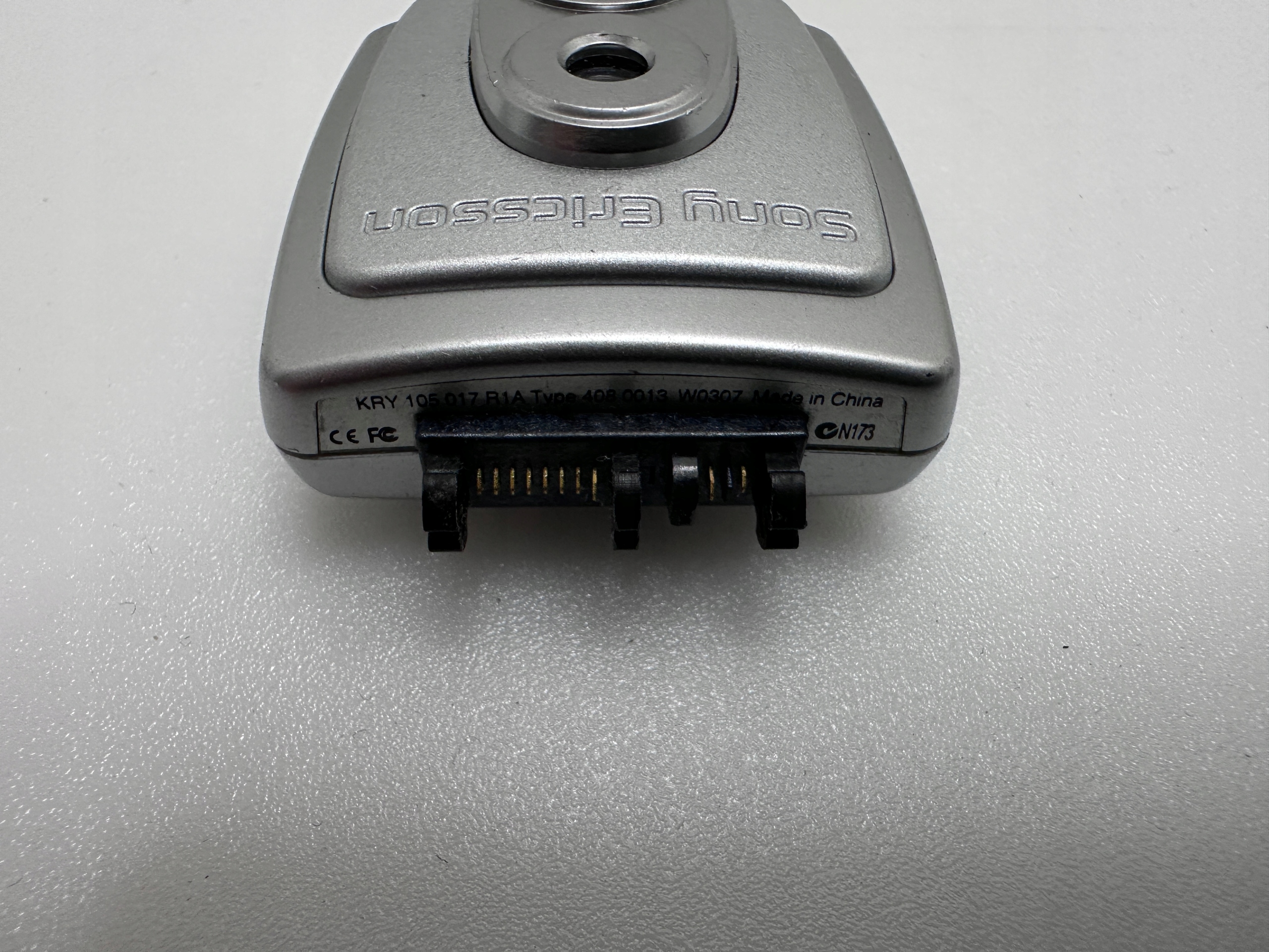 STARY APARAT SONY ERICSSON KRY 105 017 R1A typ 408 0013 W0307 (p) Model KRY 105 017 R1A typ 408 0013 W0307