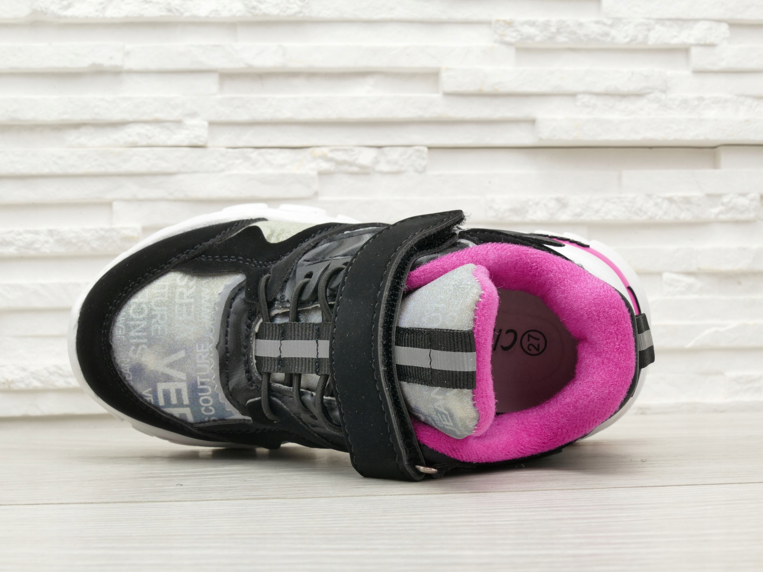 DZIEWCZĘCE TRZEWIKI PÓŁBUTY DZIECIĘCE SPORTOWE BUTY PRZEJŚCIOWE R. 26 Płeć dziewczynki