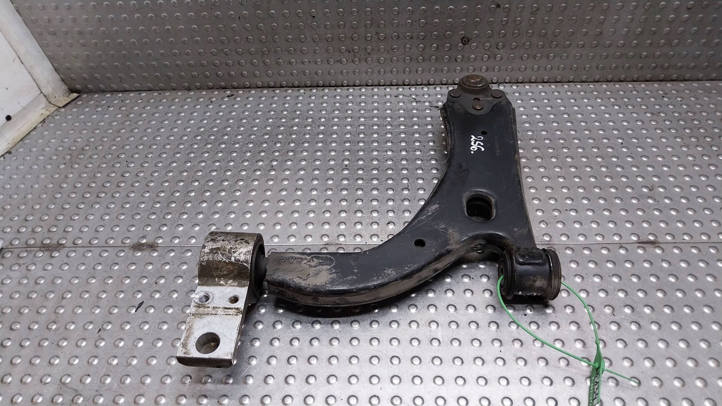 arm right front 2S61-3042-DA FORD FIESTA FUSION MK6